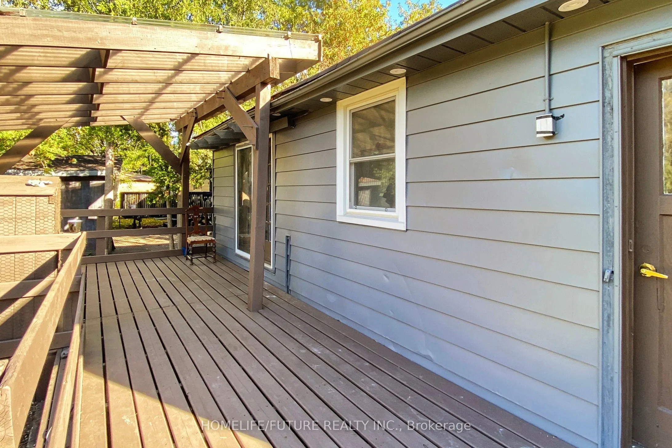 1496 Simcoe Street N