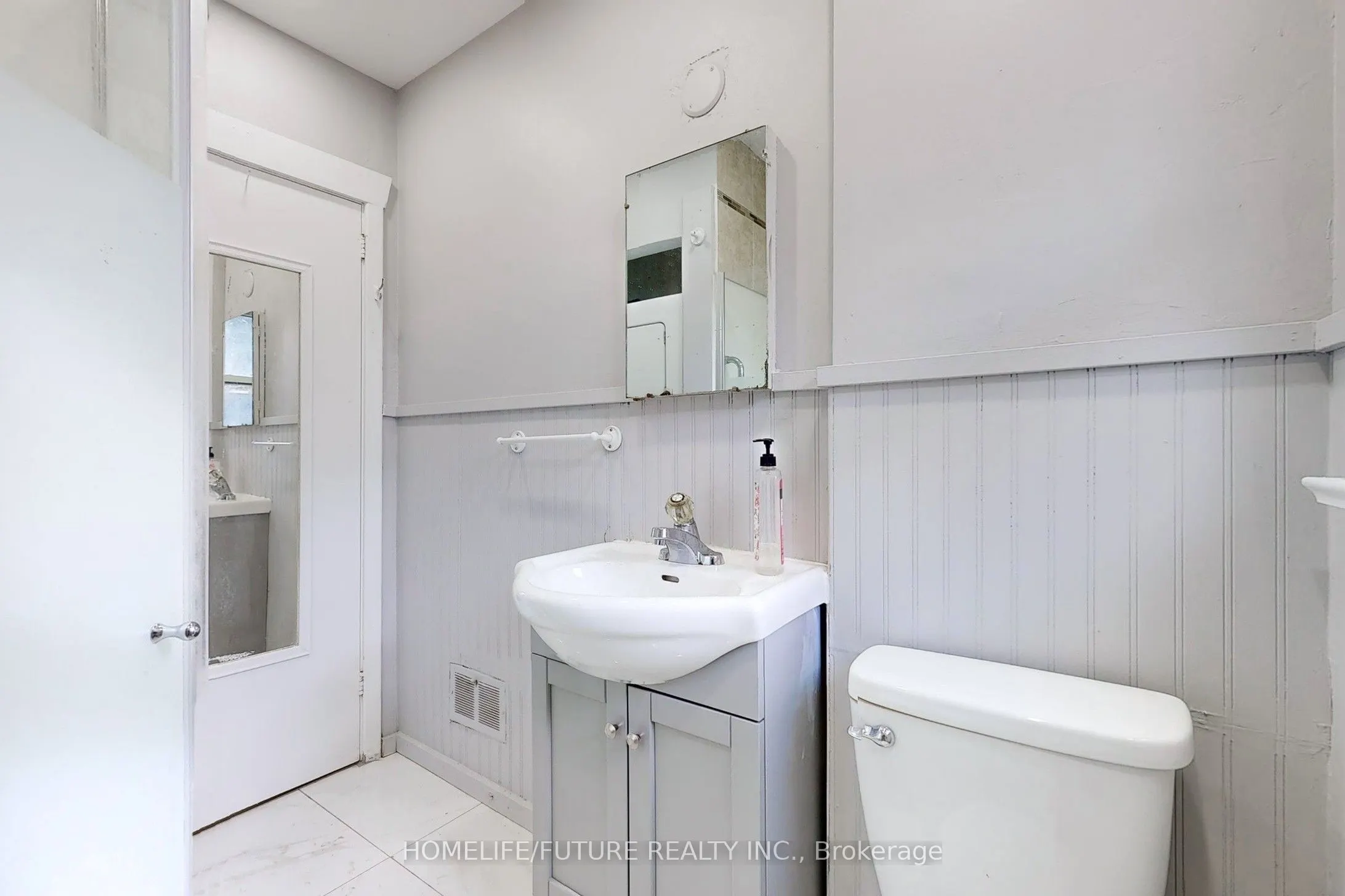 1496 Simcoe Street N