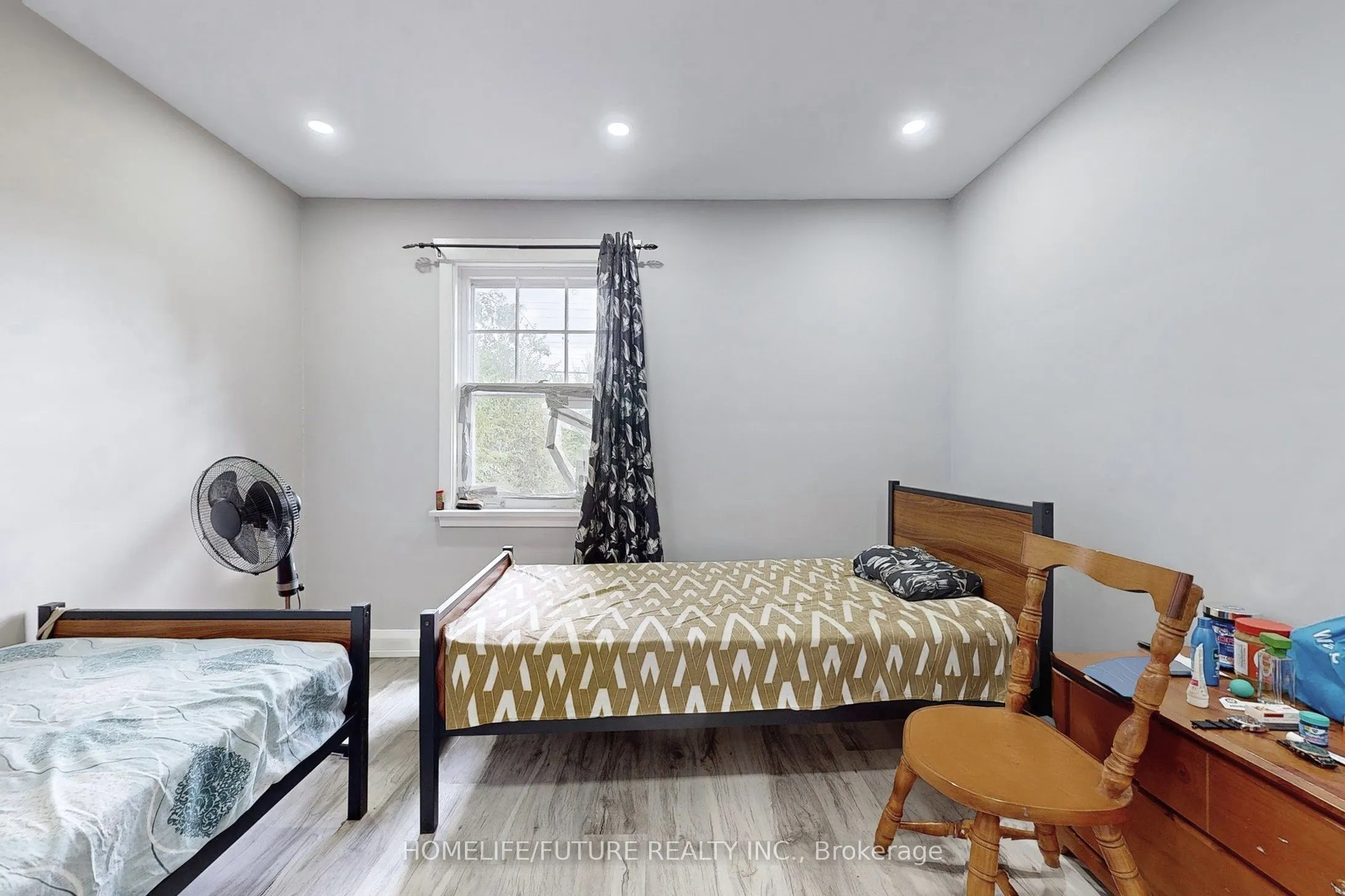 1496 Simcoe Street N