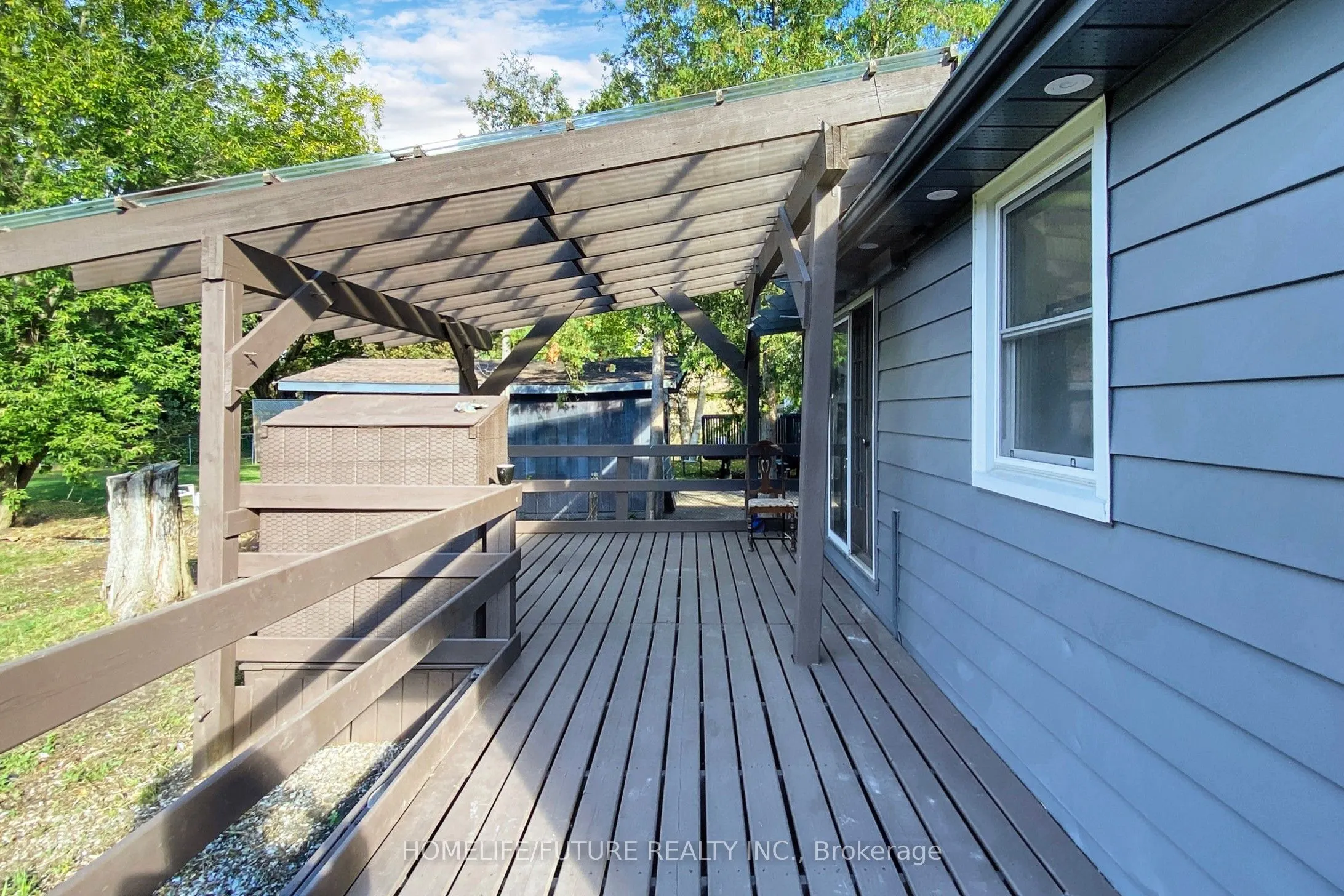 1496 Simcoe Street N