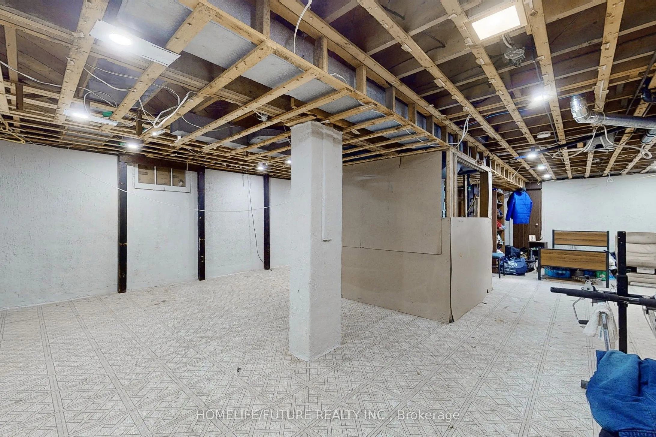 1496 Simcoe Street N