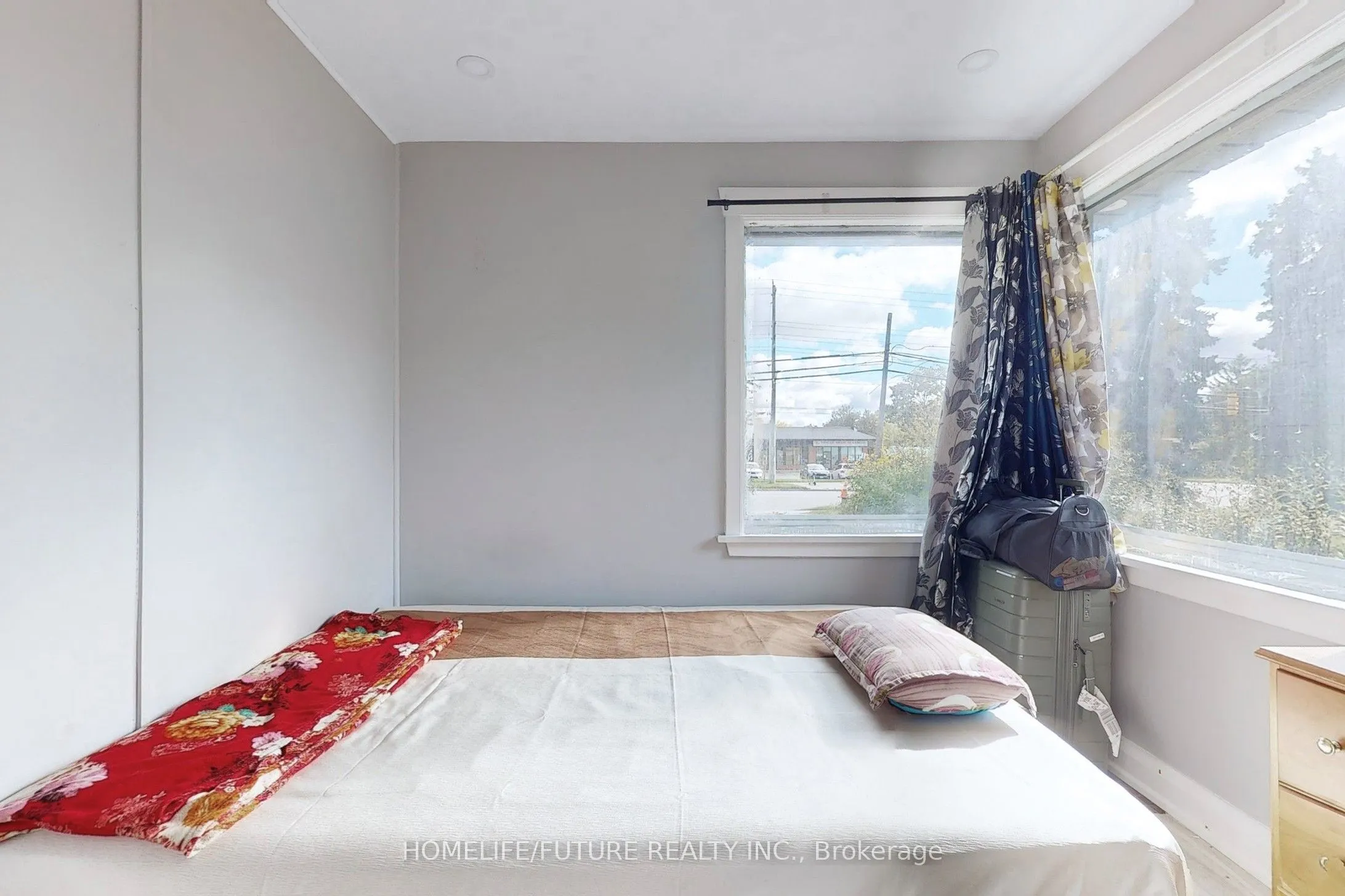 1496 Simcoe Street N