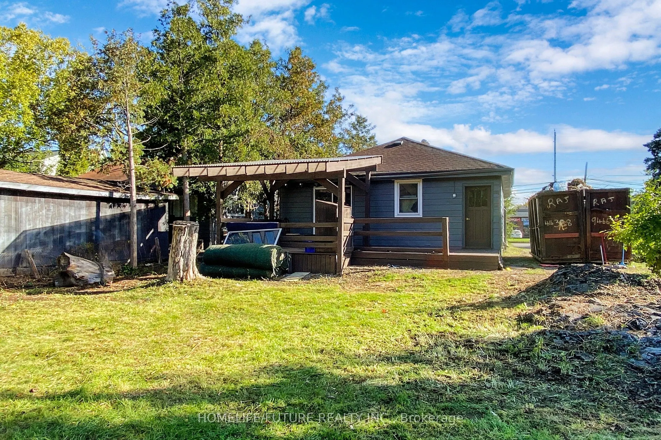 1496 Simcoe Street N