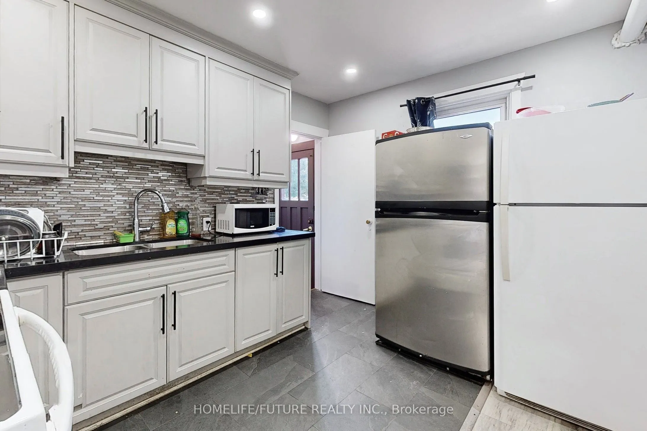 1496 Simcoe Street N