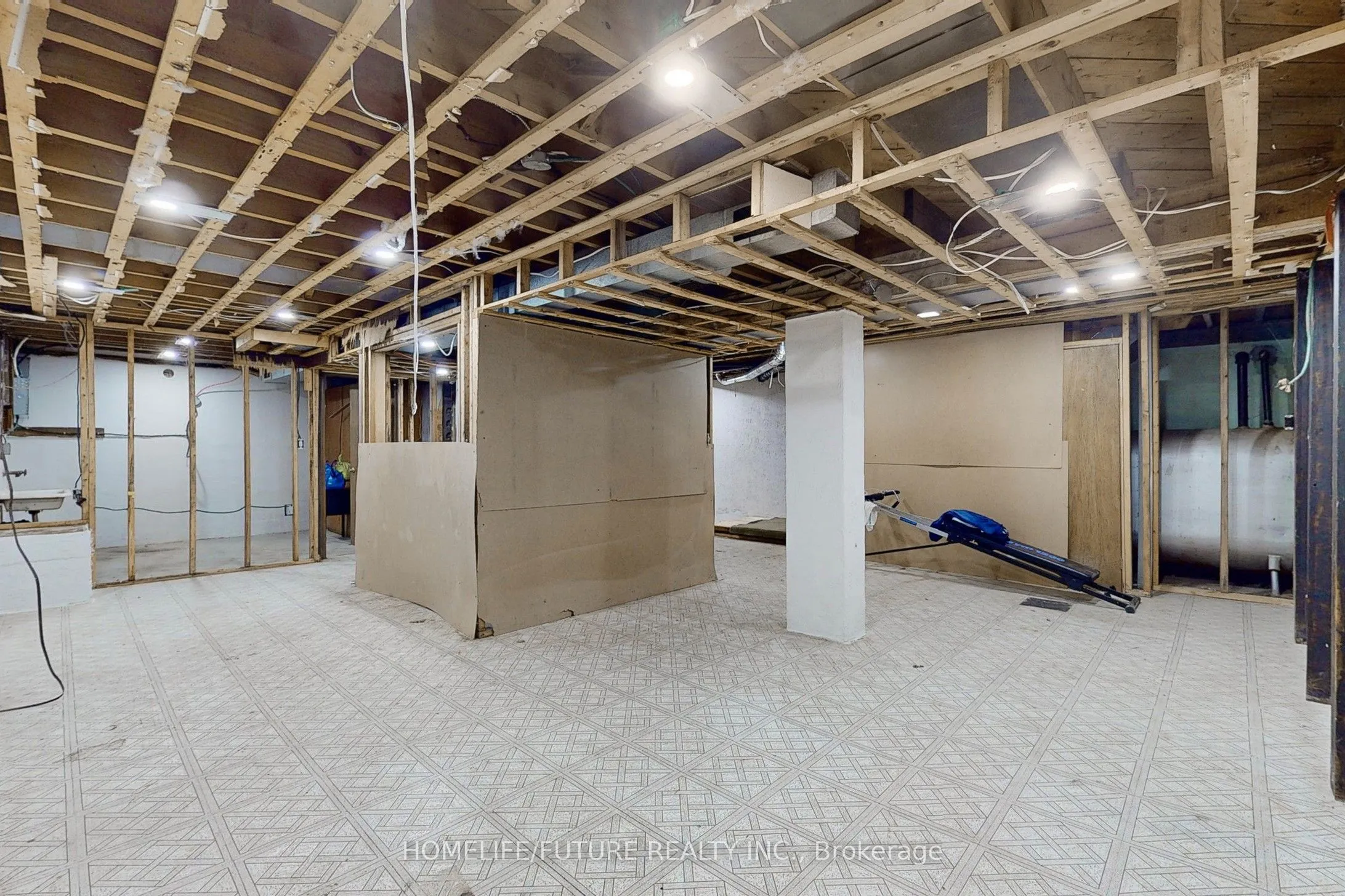 1496 Simcoe Street N