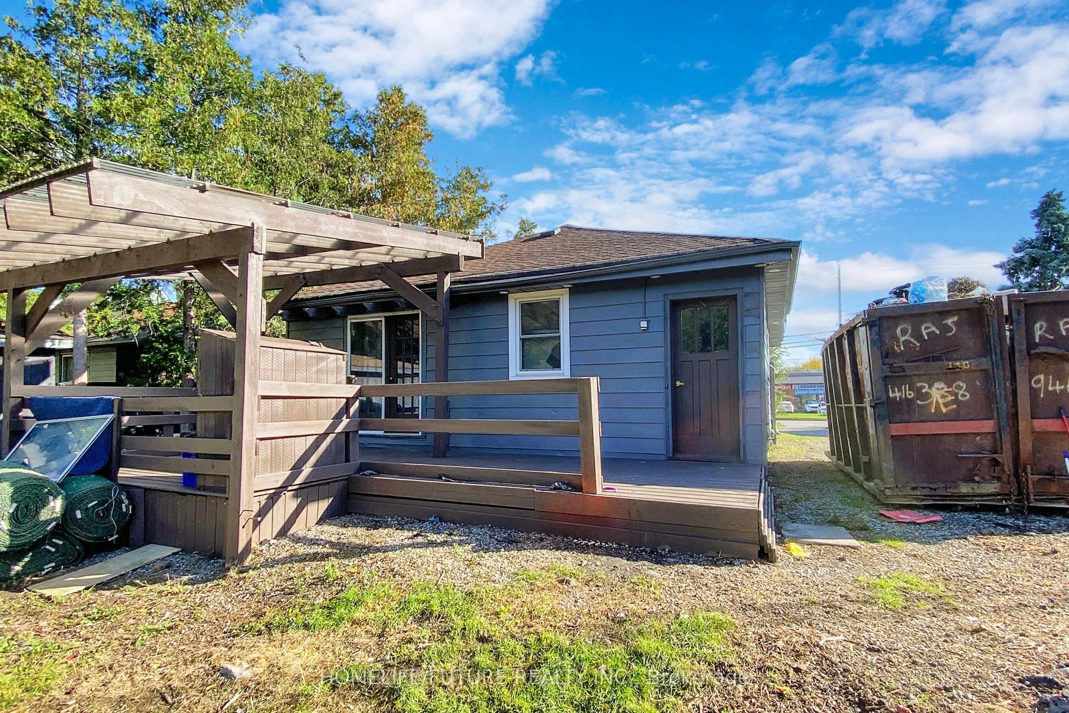 1496 Simcoe Street N