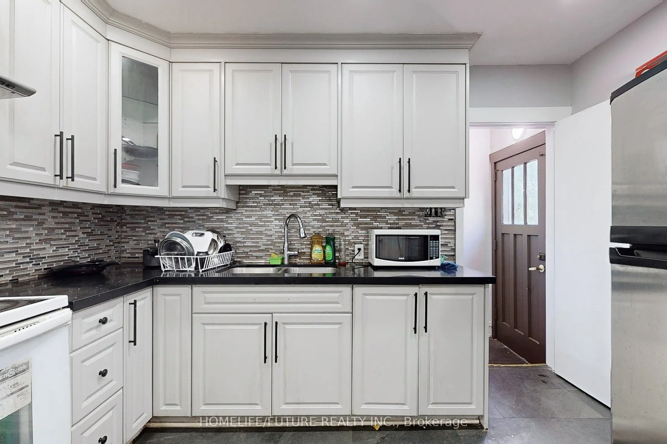 1496 Simcoe Street N