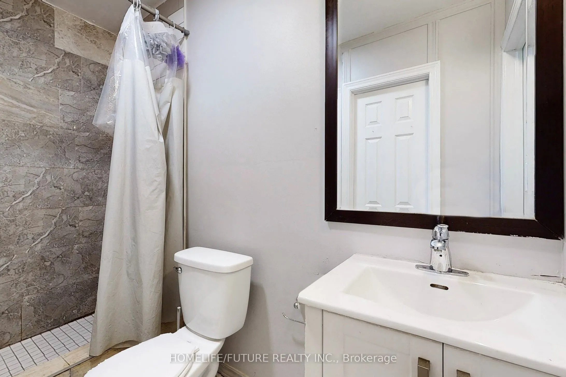 1496 Simcoe Street N