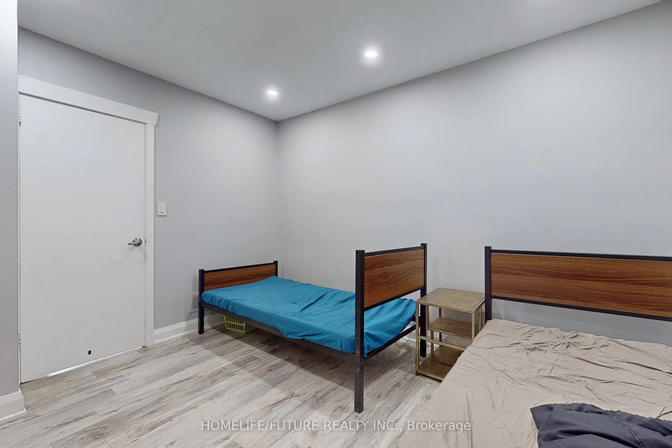 1496 Simcoe Street N