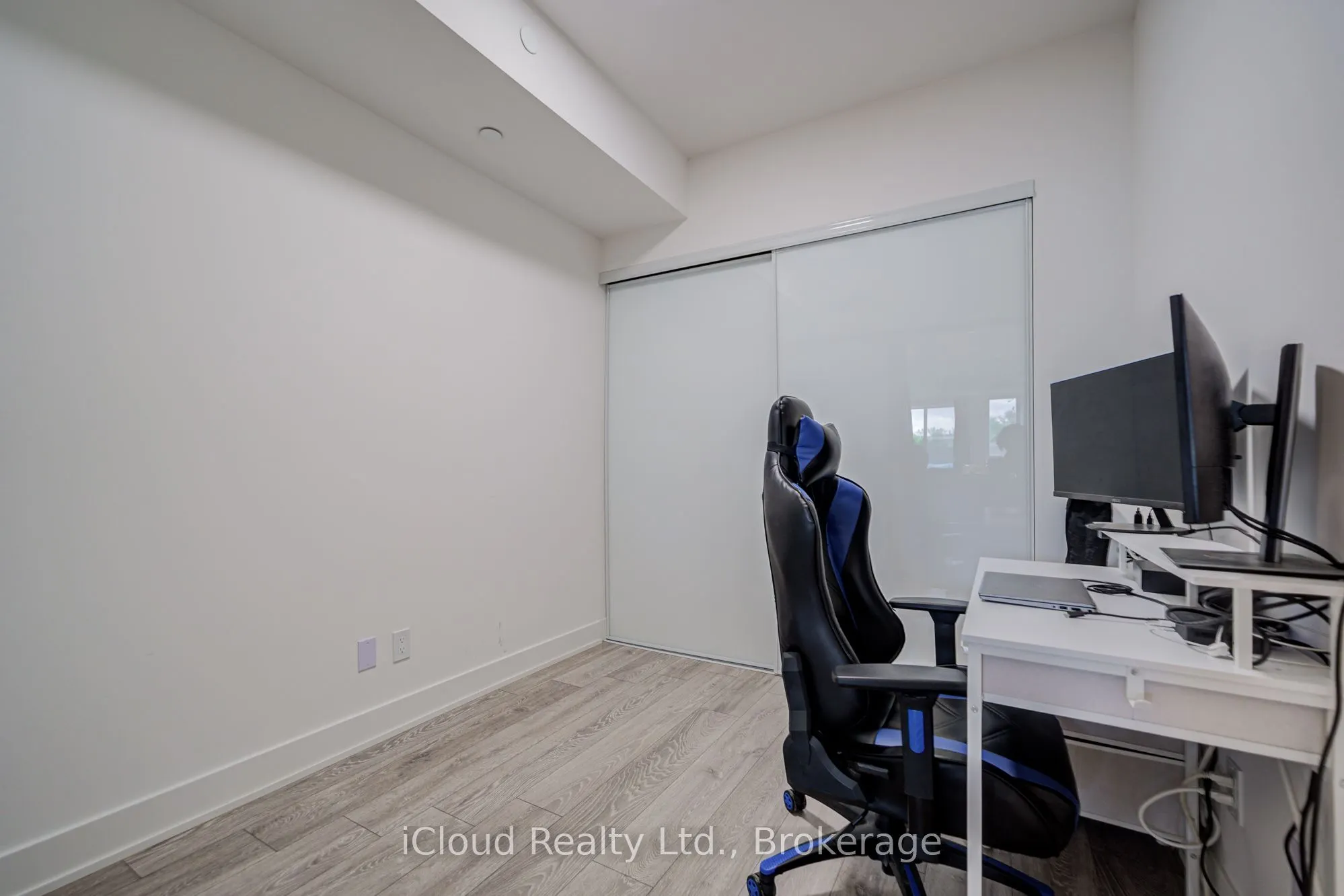 1285 Queen Street E, #211