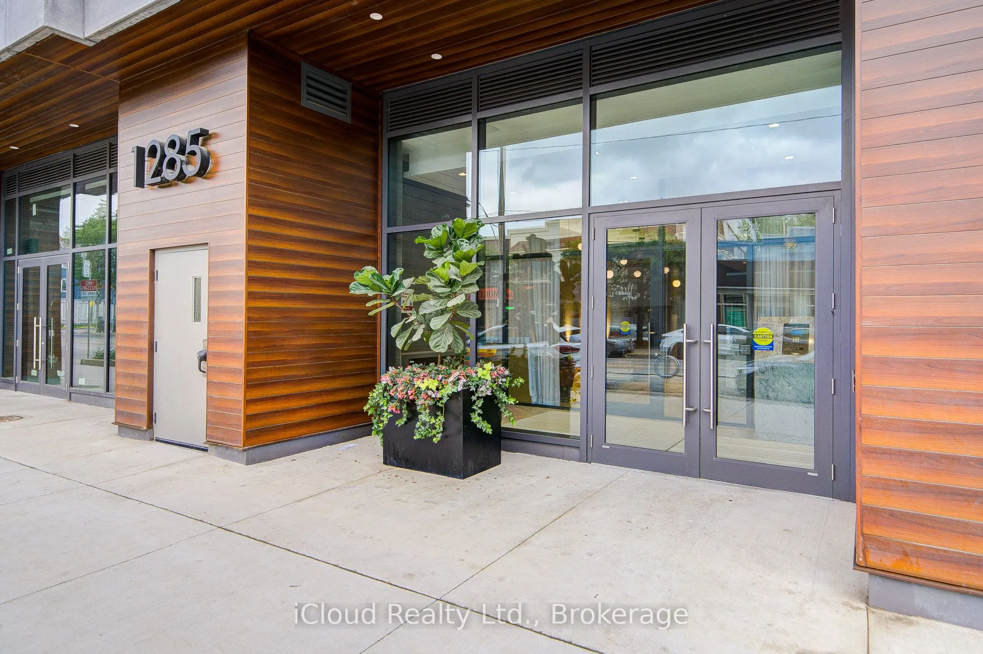 1285 Queen Street E, #211