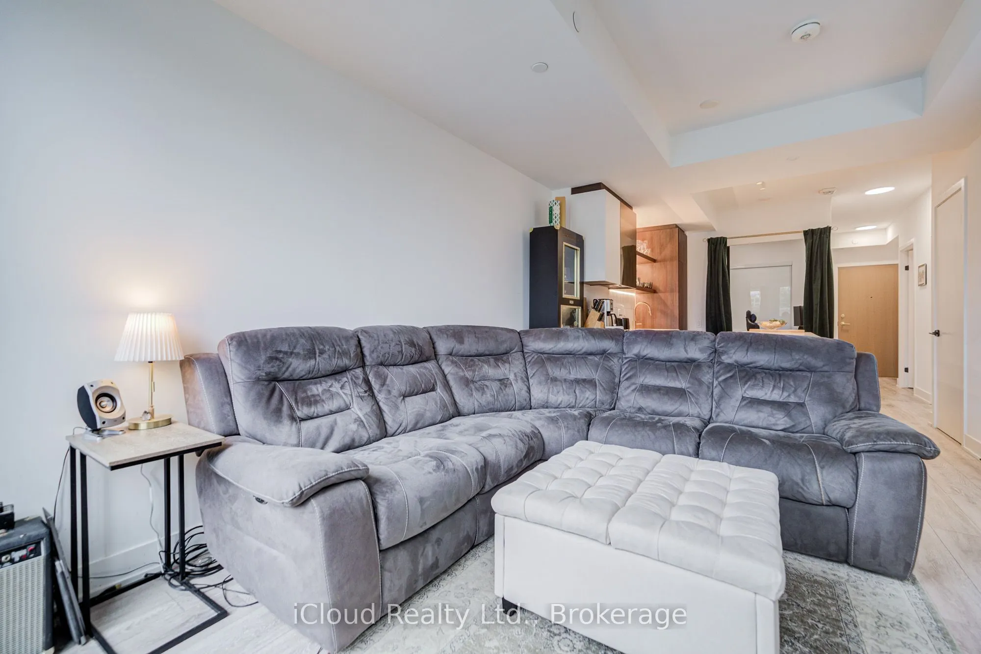 1285 Queen Street E, #211