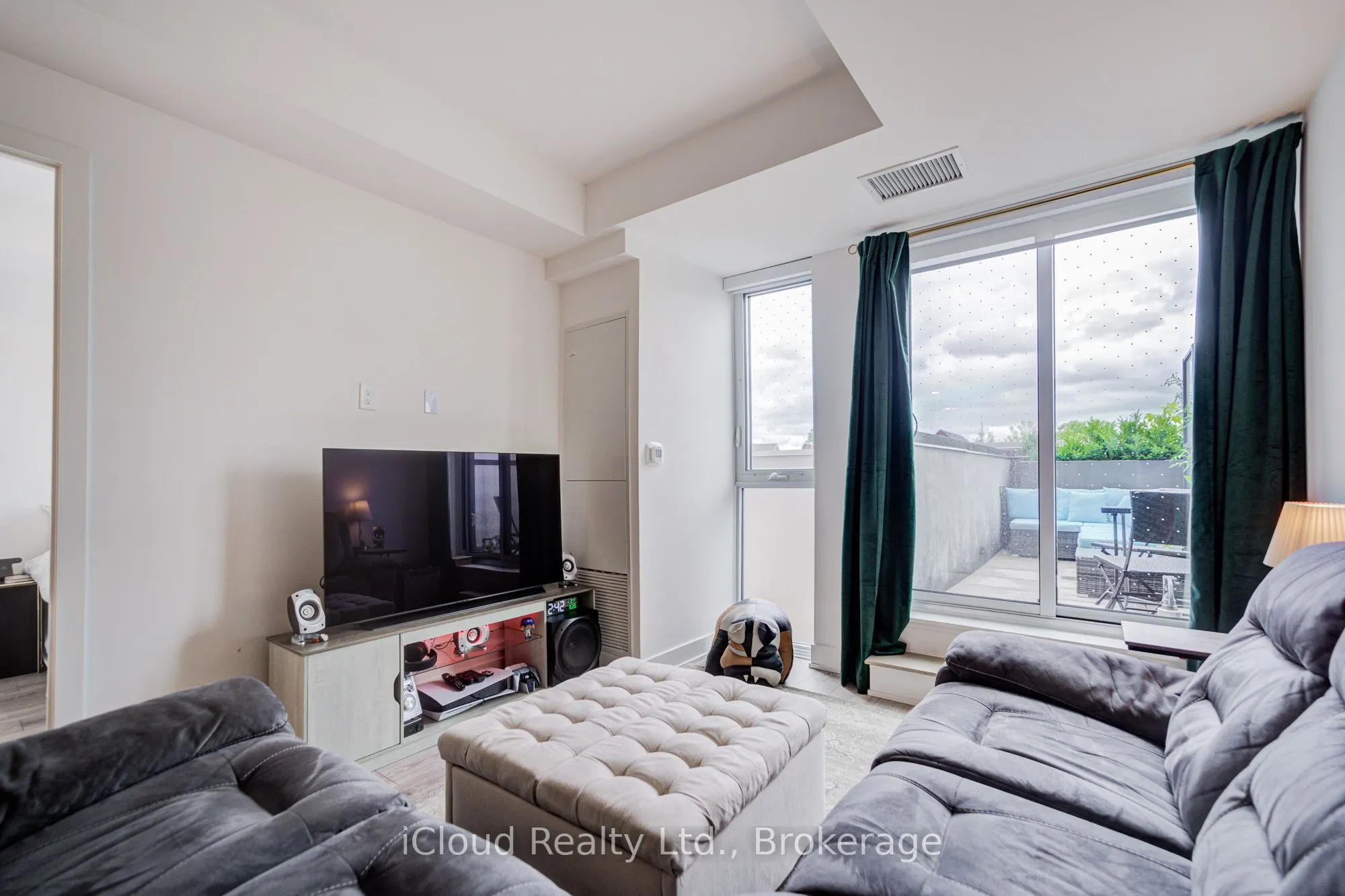 1285 Queen Street E, #211