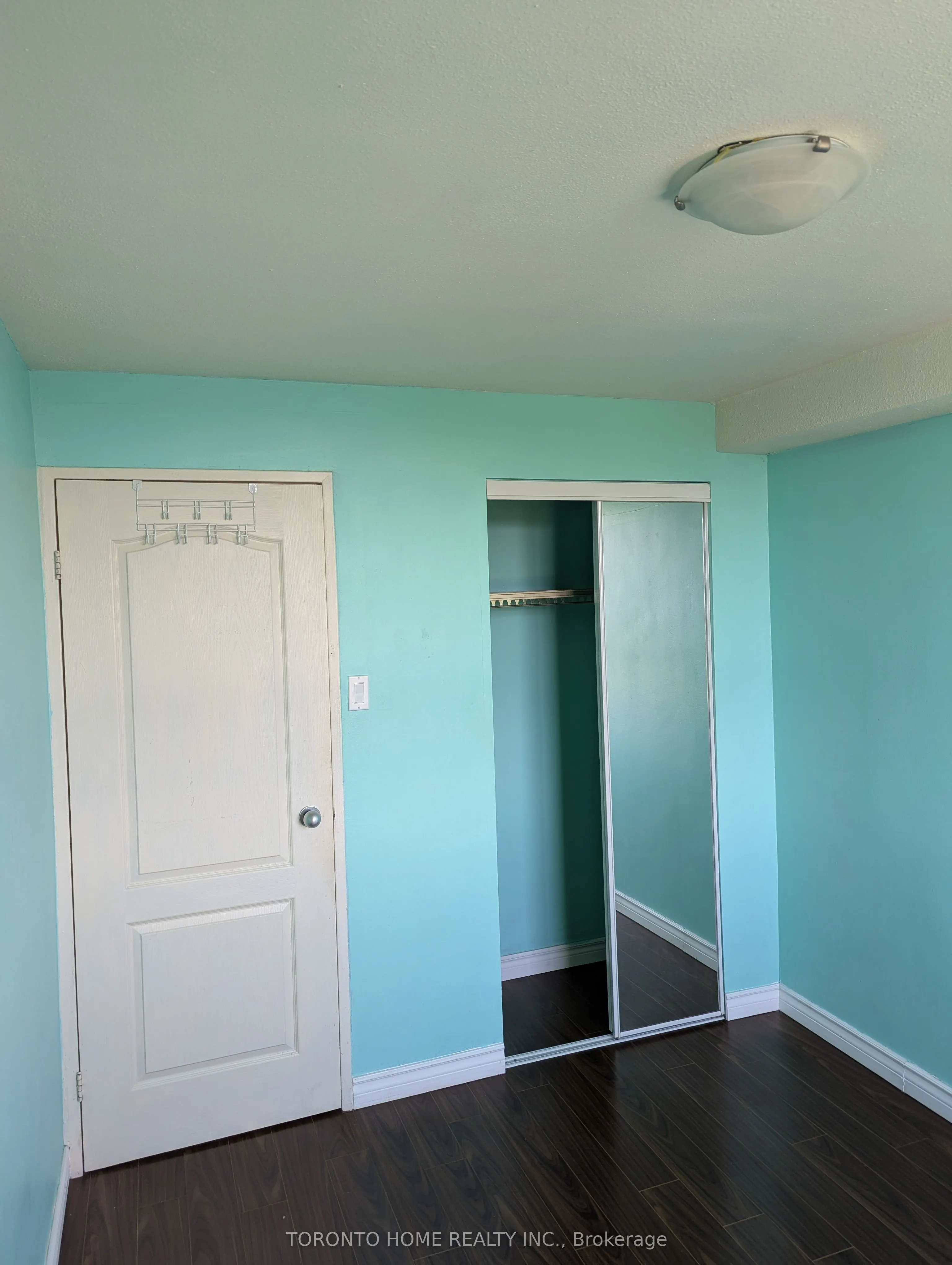 270 Palmdale Drive, #1702