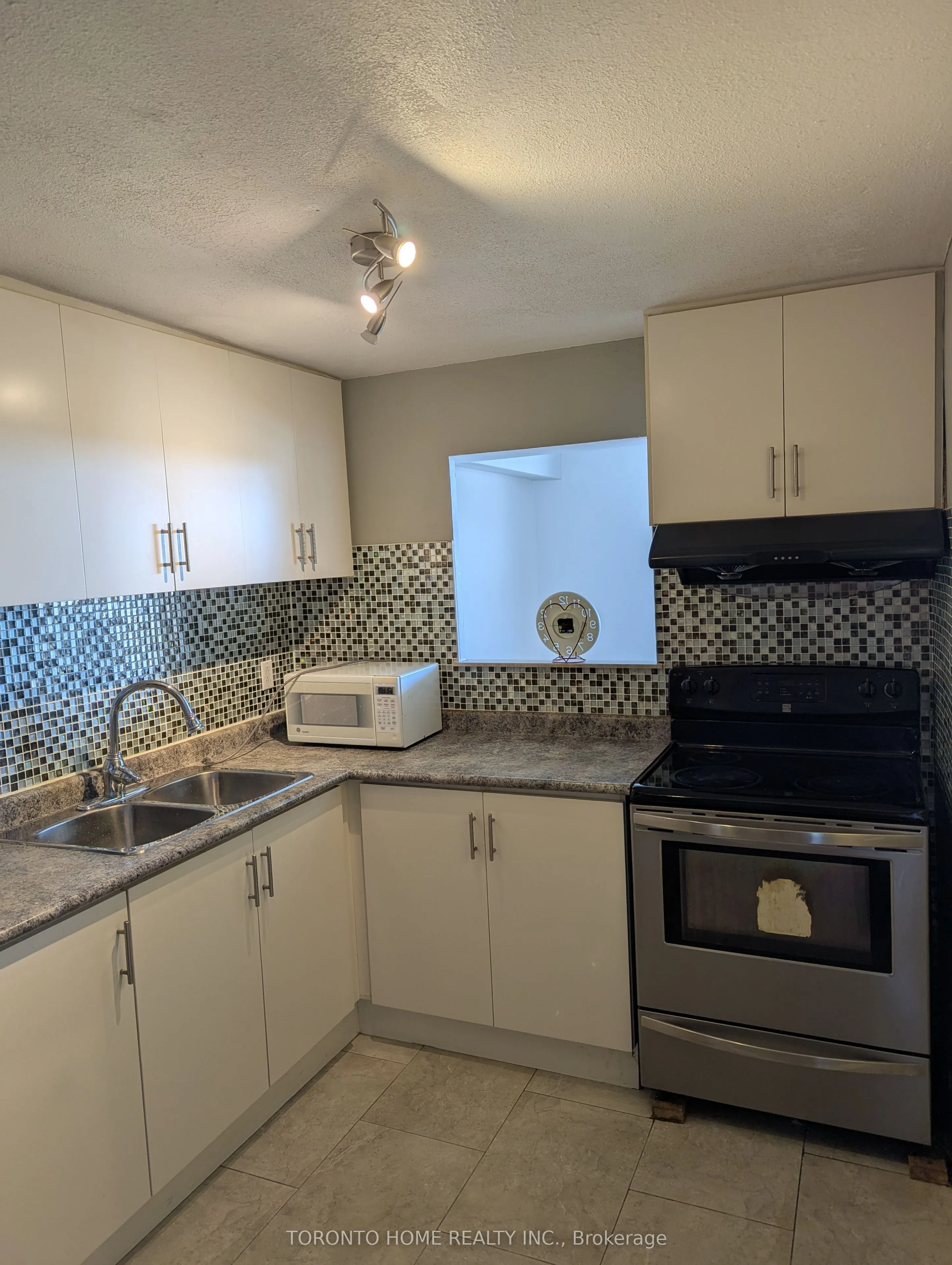 270 Palmdale Drive, #1702