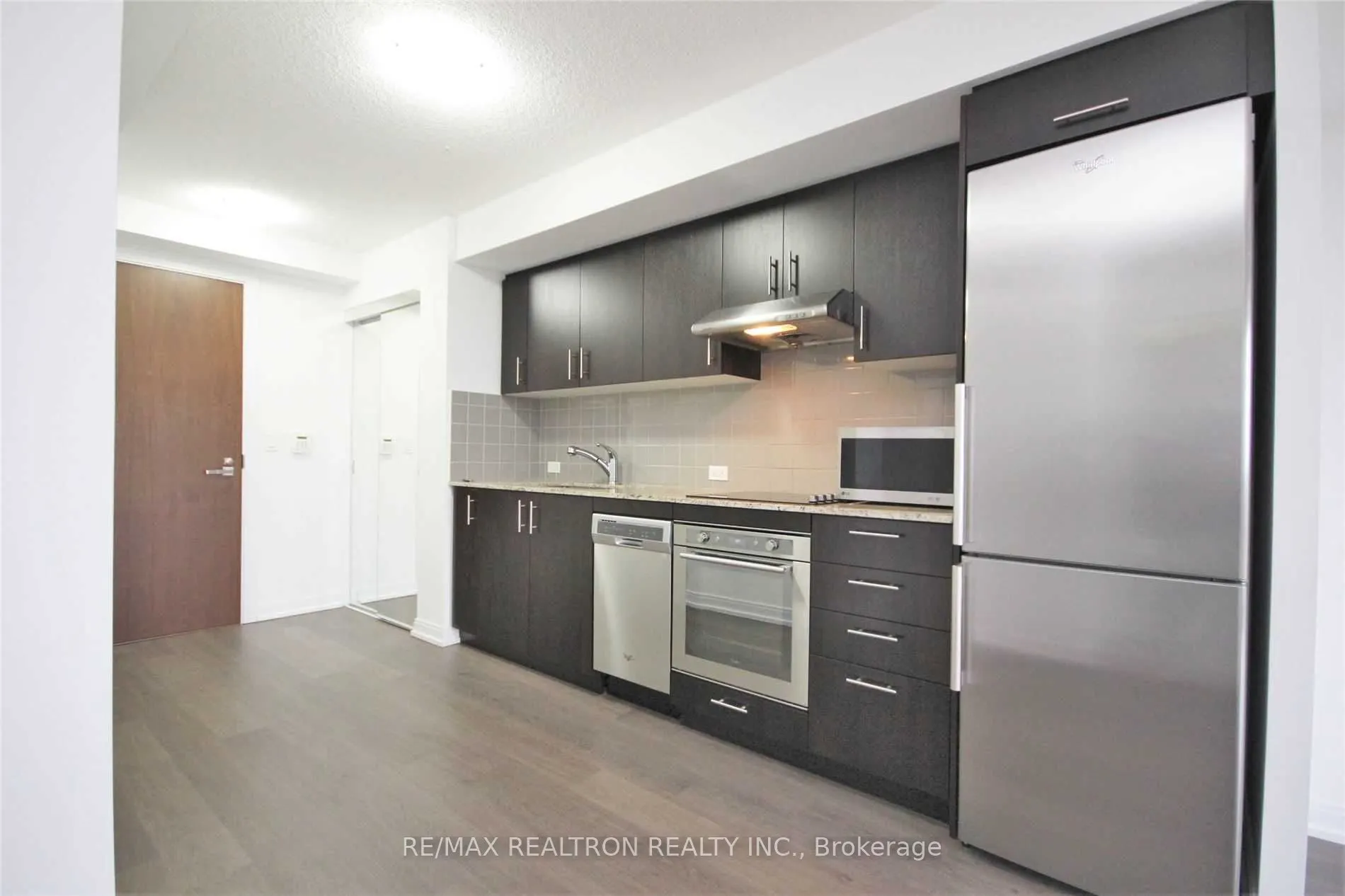 255 Village Green Square, #1107