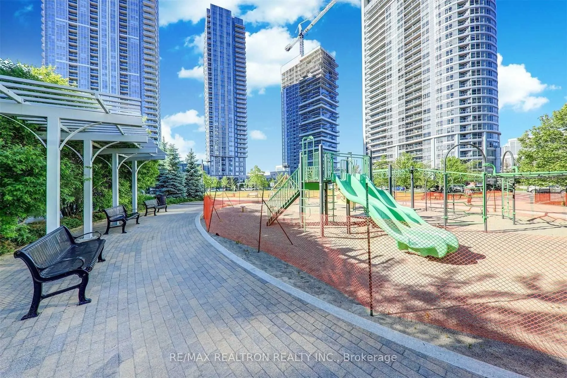 255 Village Green Square, #1107