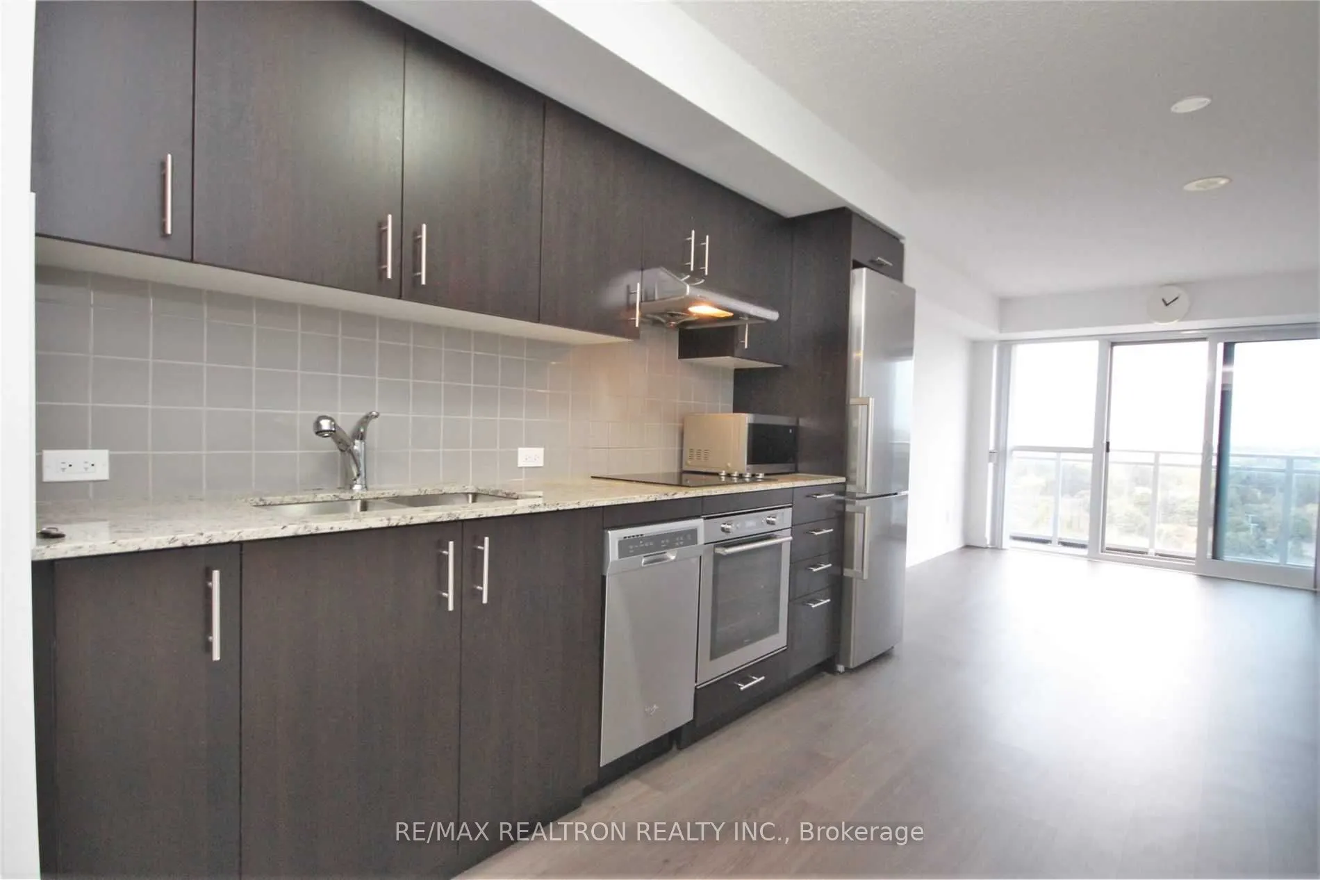 255 Village Green Square, #1107