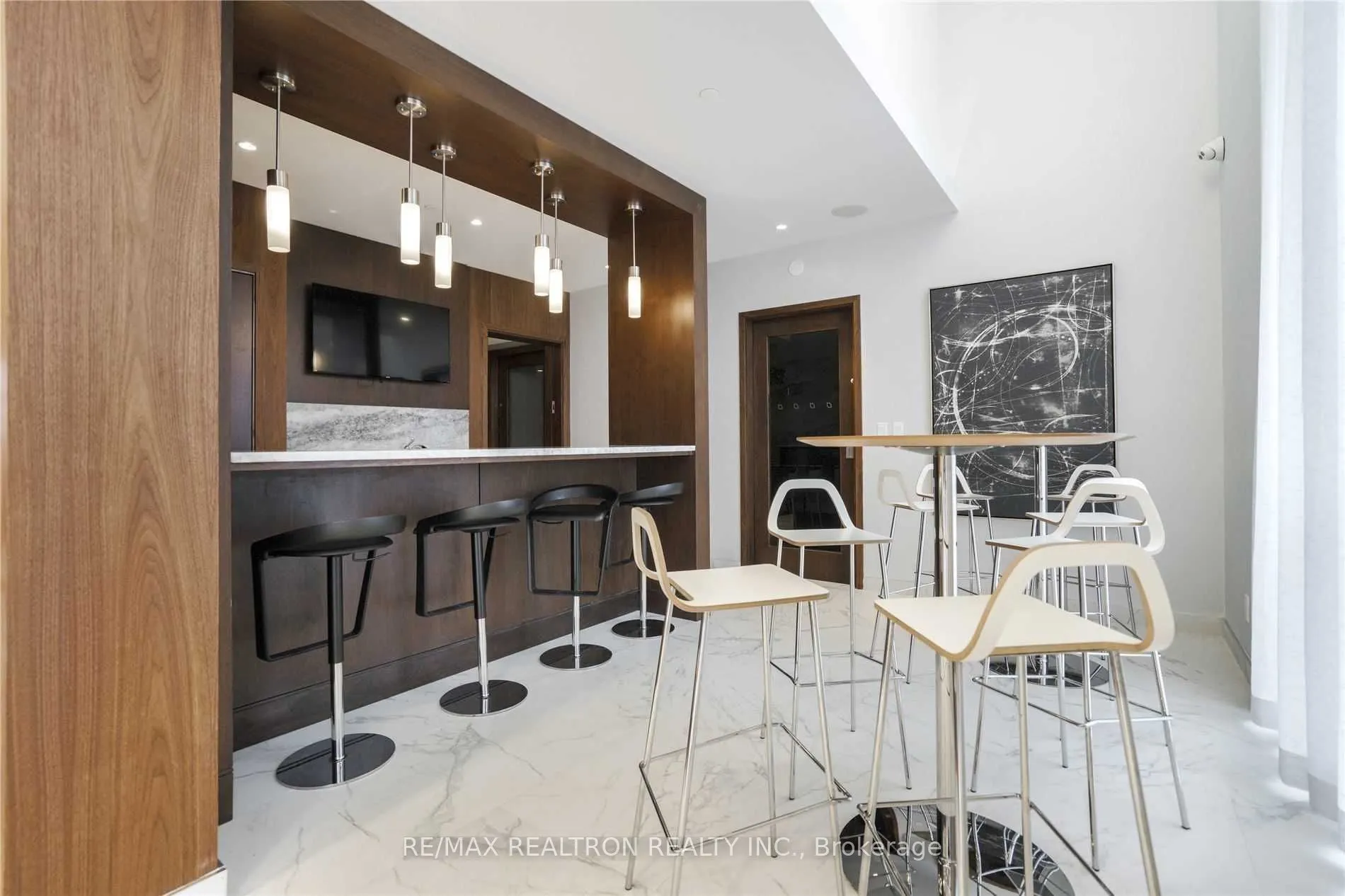 255 Village Green Square, #1107