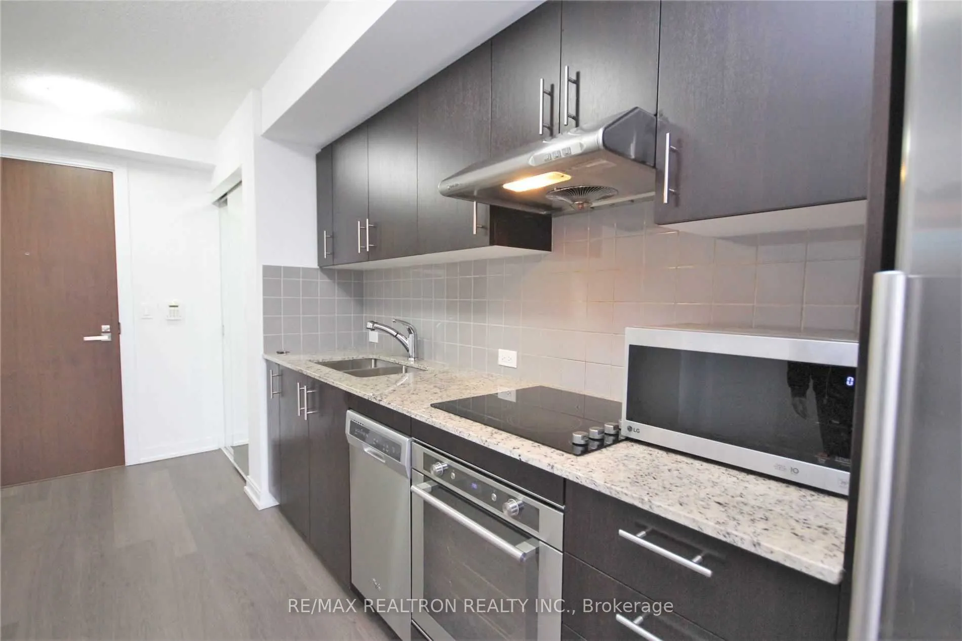 255 Village Green Square, #1107