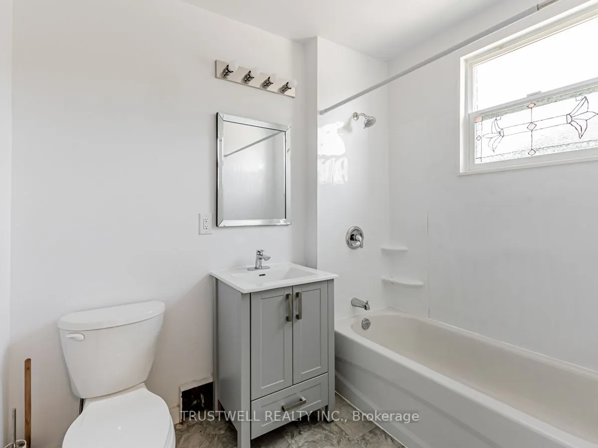 105 Mary Street E, #4