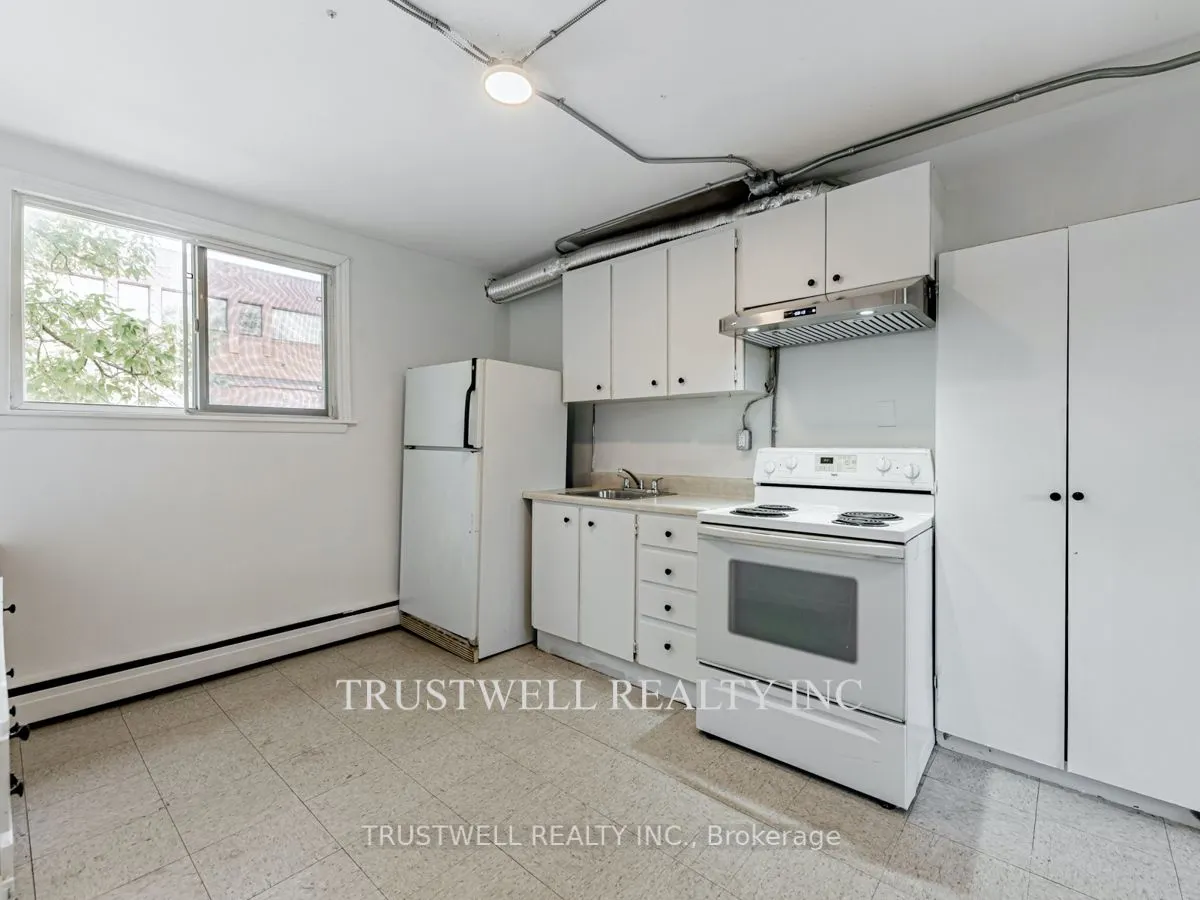 105 Mary Street E, #4