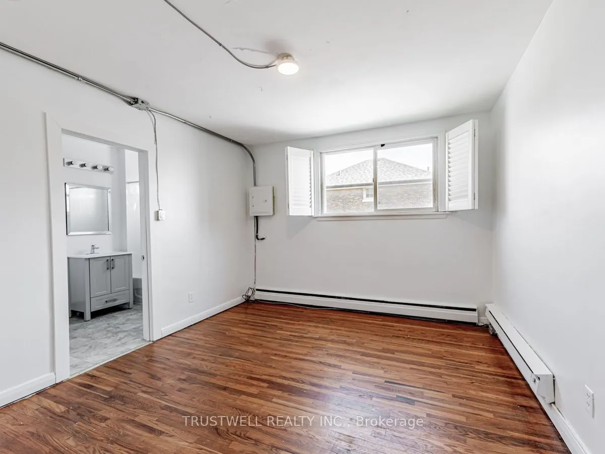 105 Mary Street E, #4