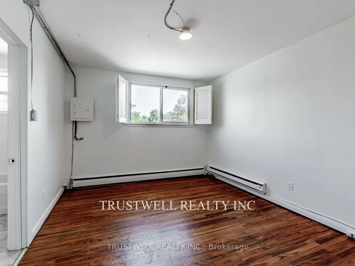 105 Mary Street E, #4