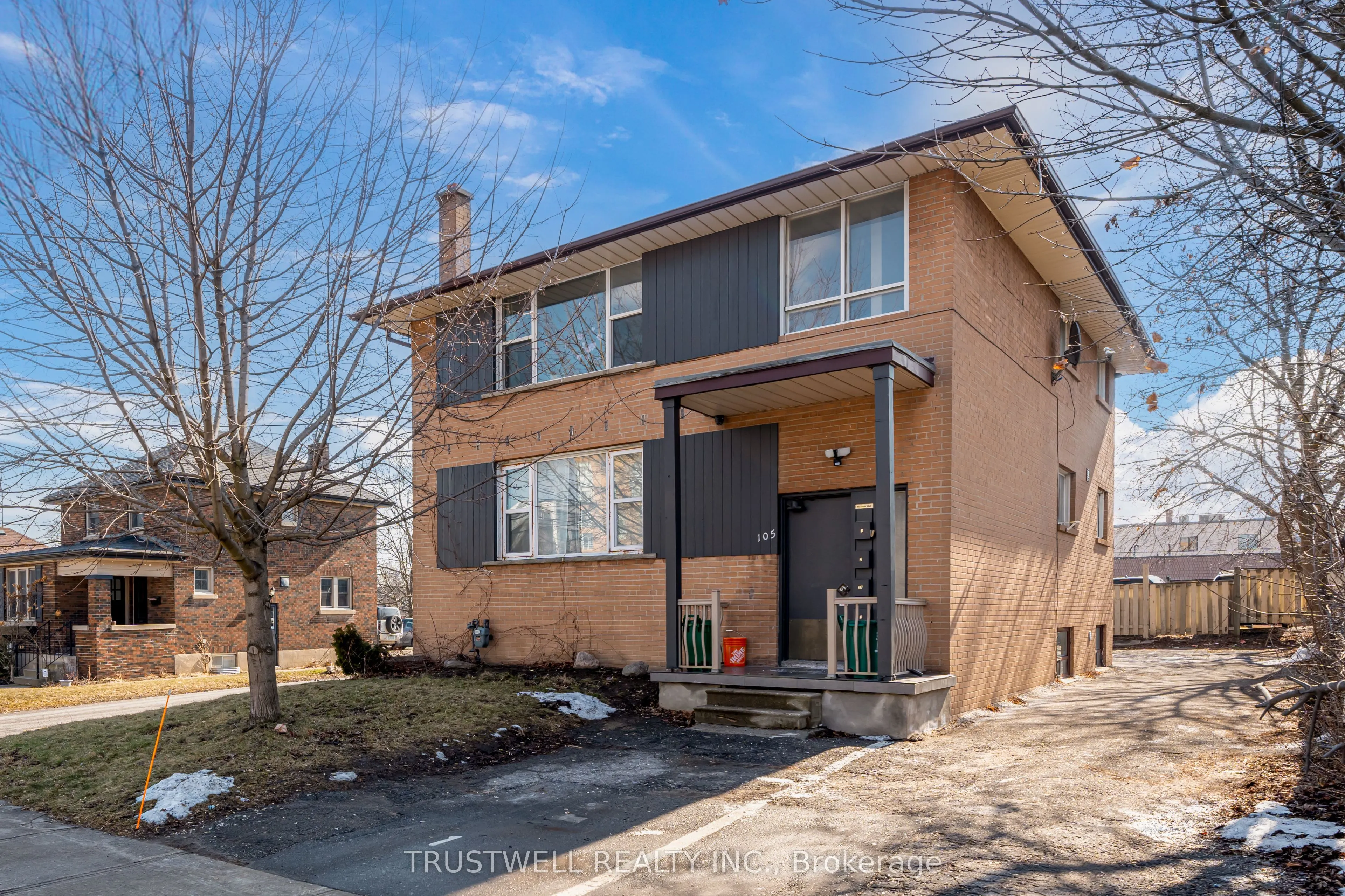 105 Mary Street E, #4
