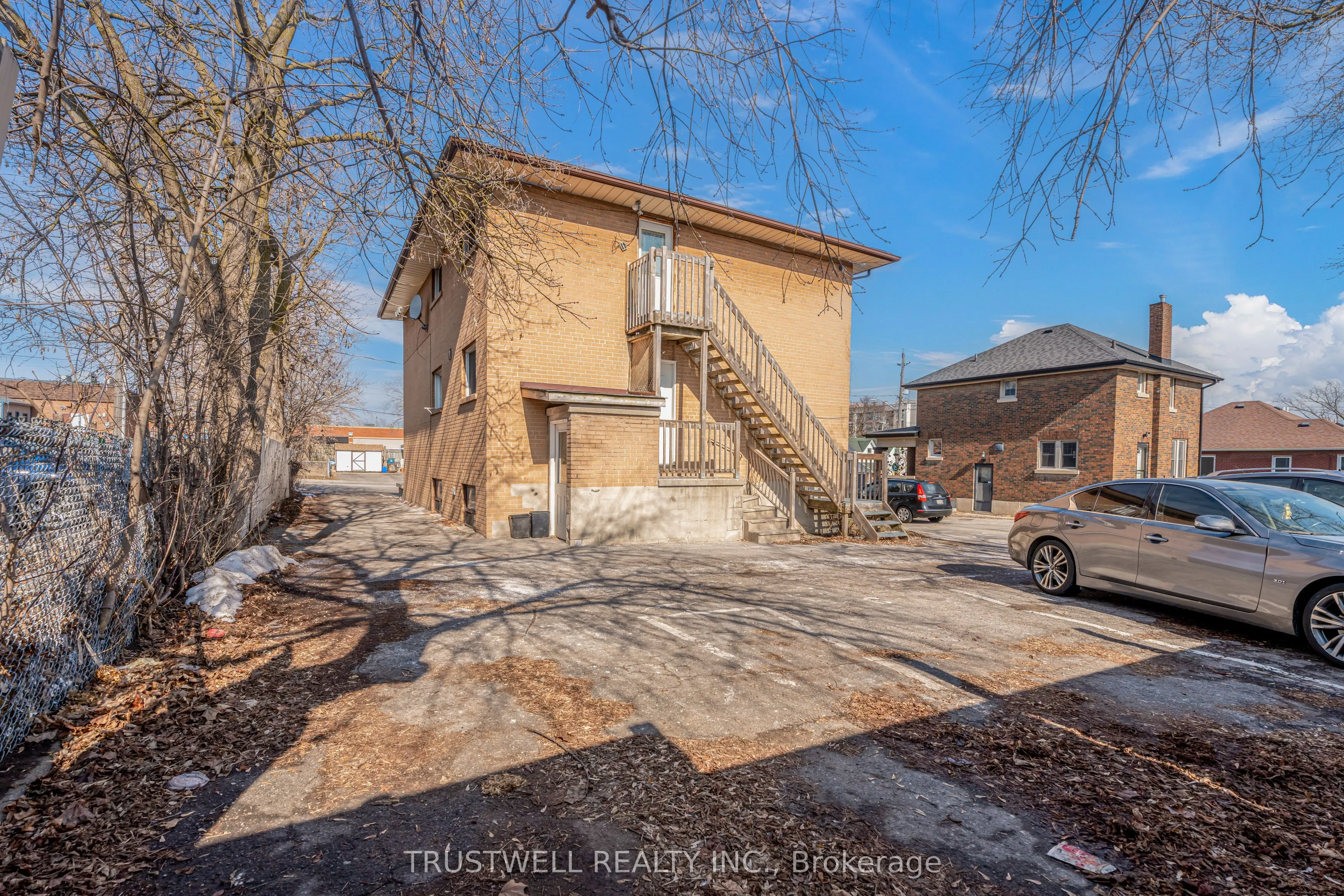 105 Mary Street E, #4