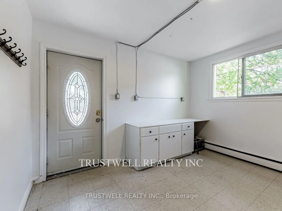 105 Mary Street E, #4