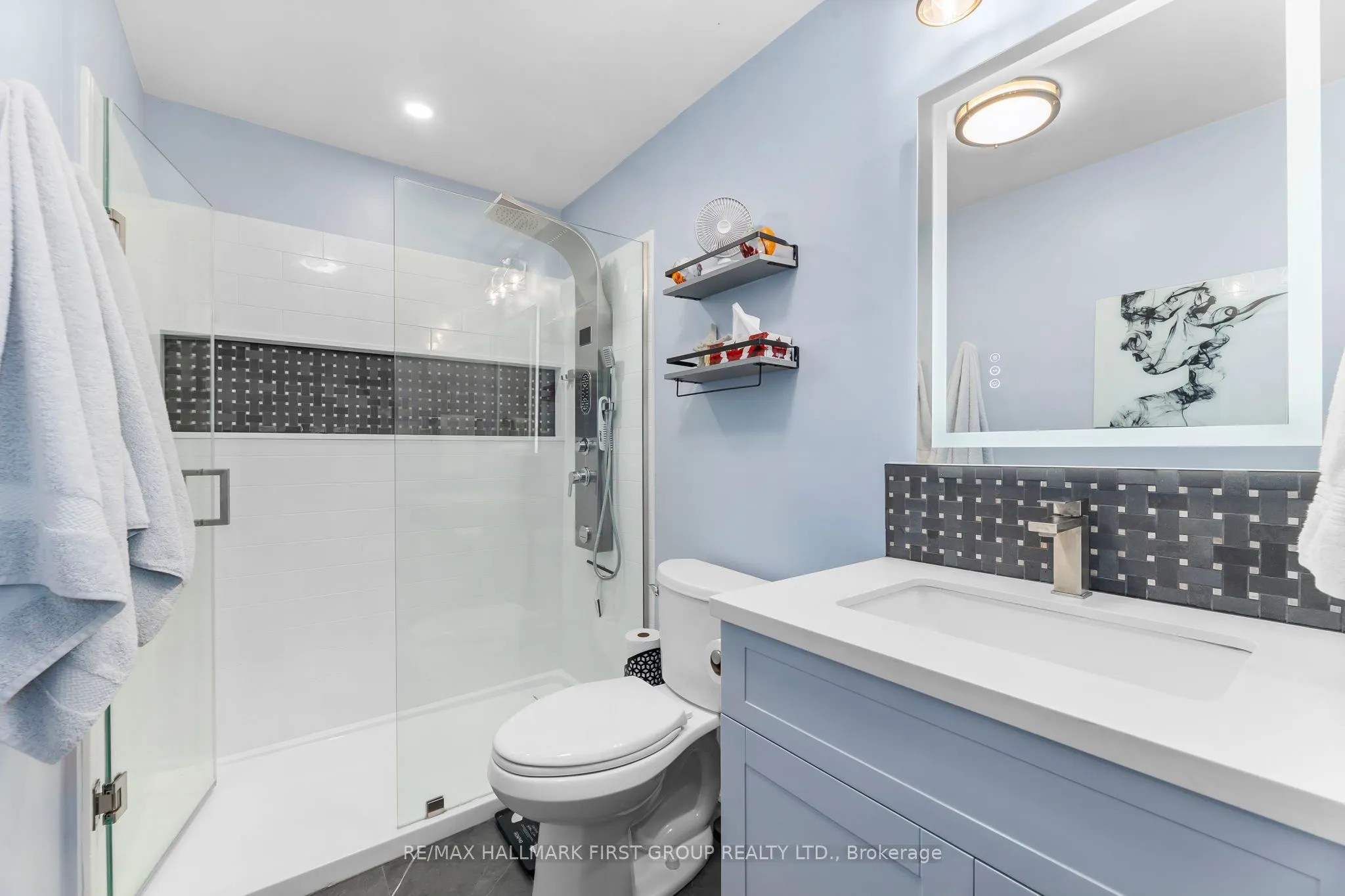 580 Mary Street E, #104