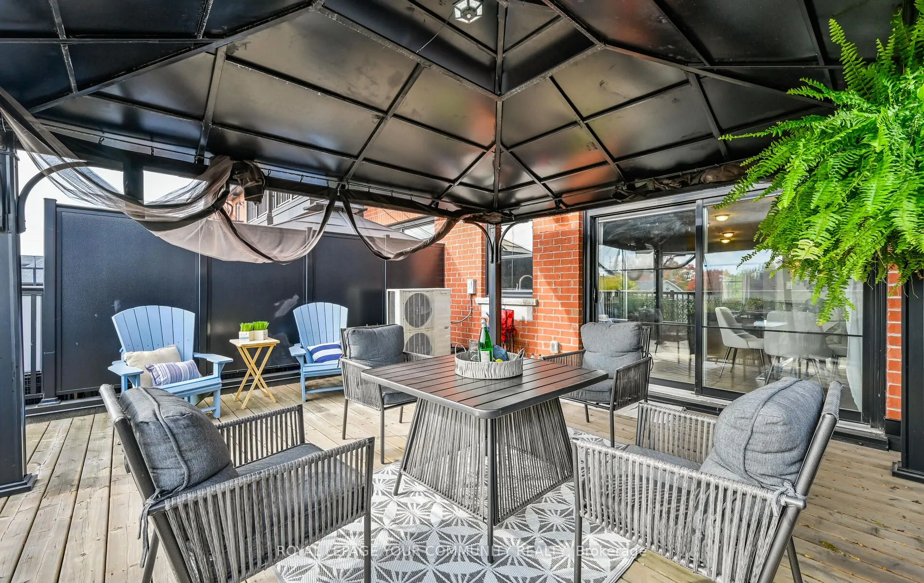 17 Baldwin Street N, #205