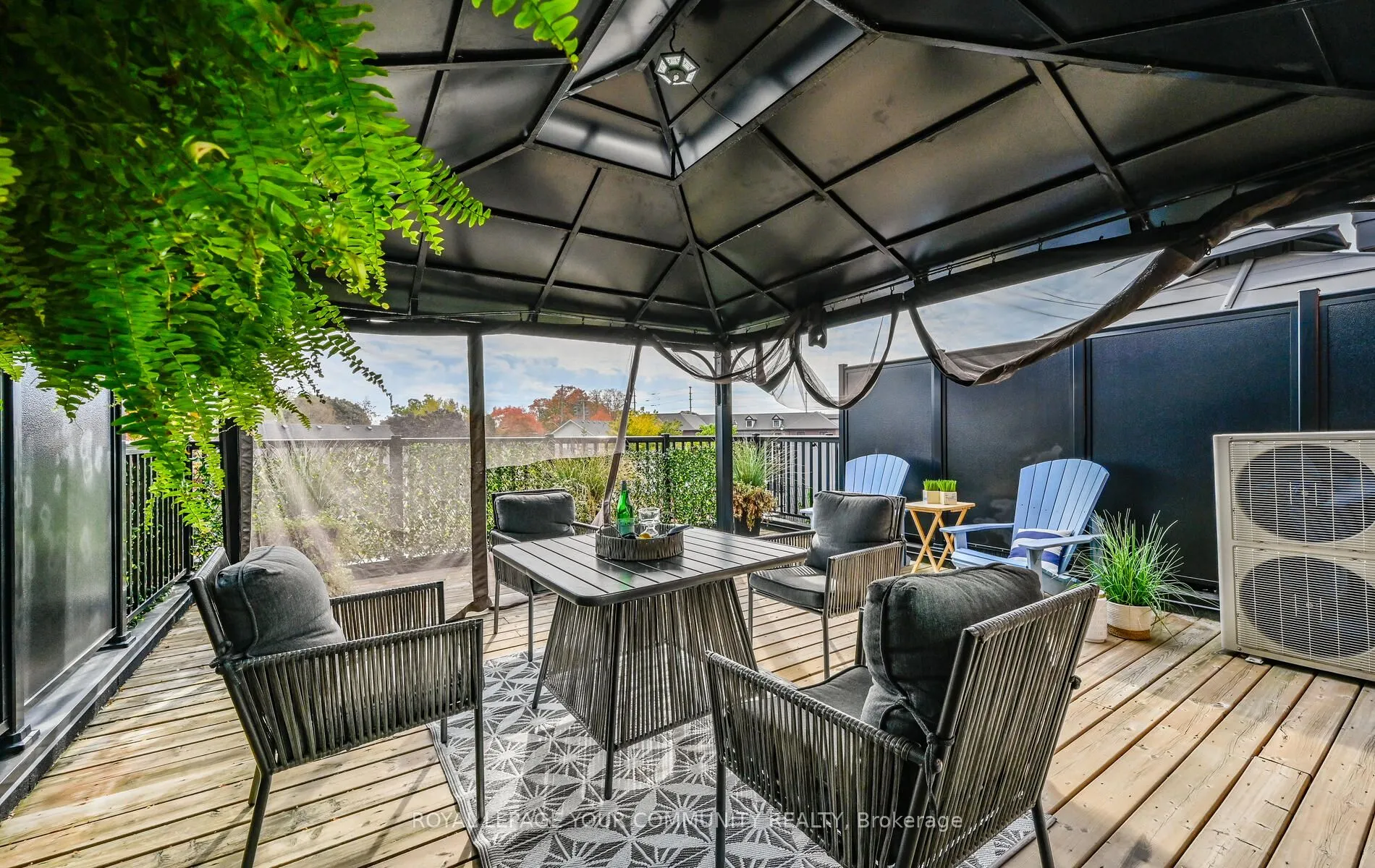 17 Baldwin Street N, #205