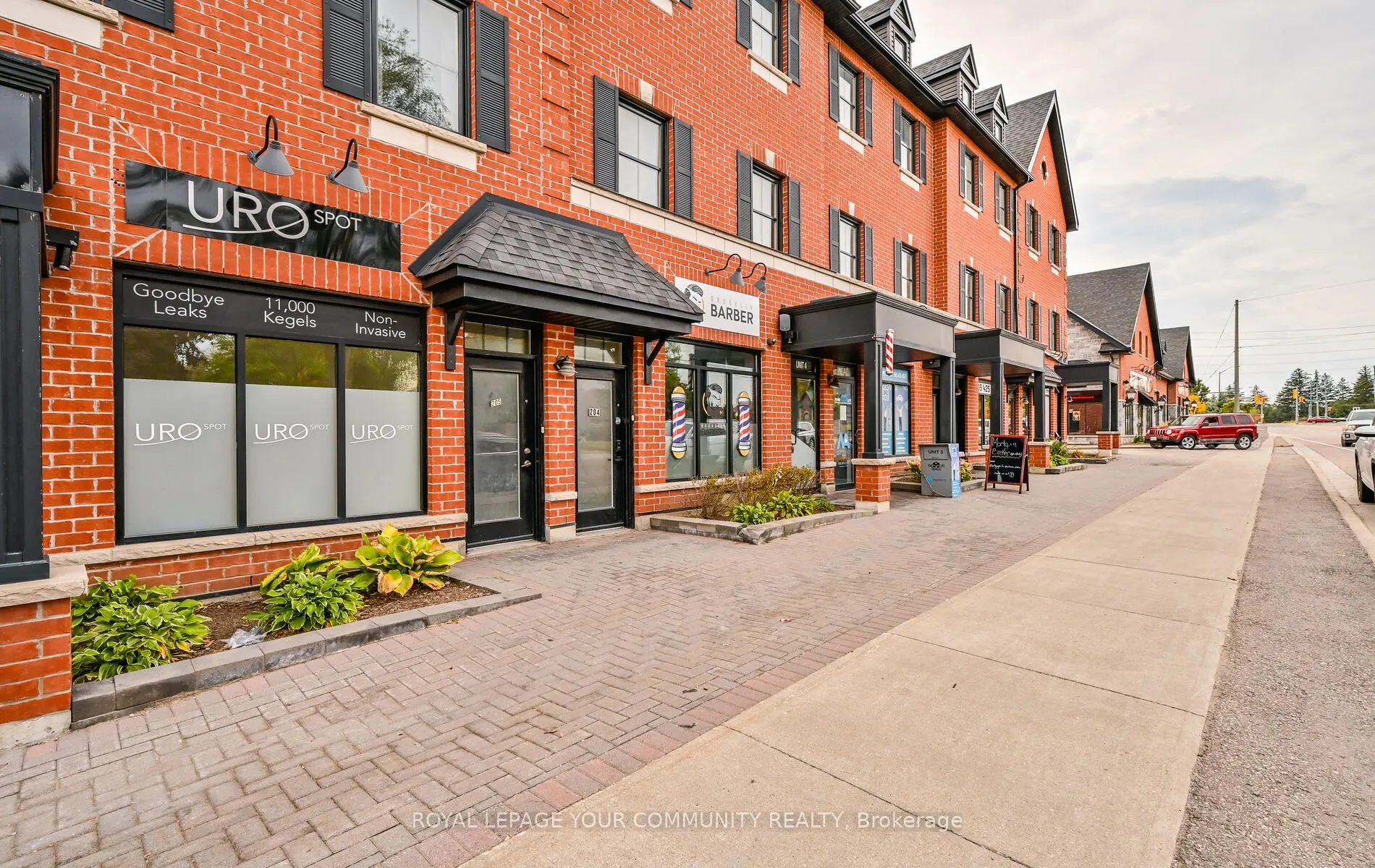 17 Baldwin Street N, #205