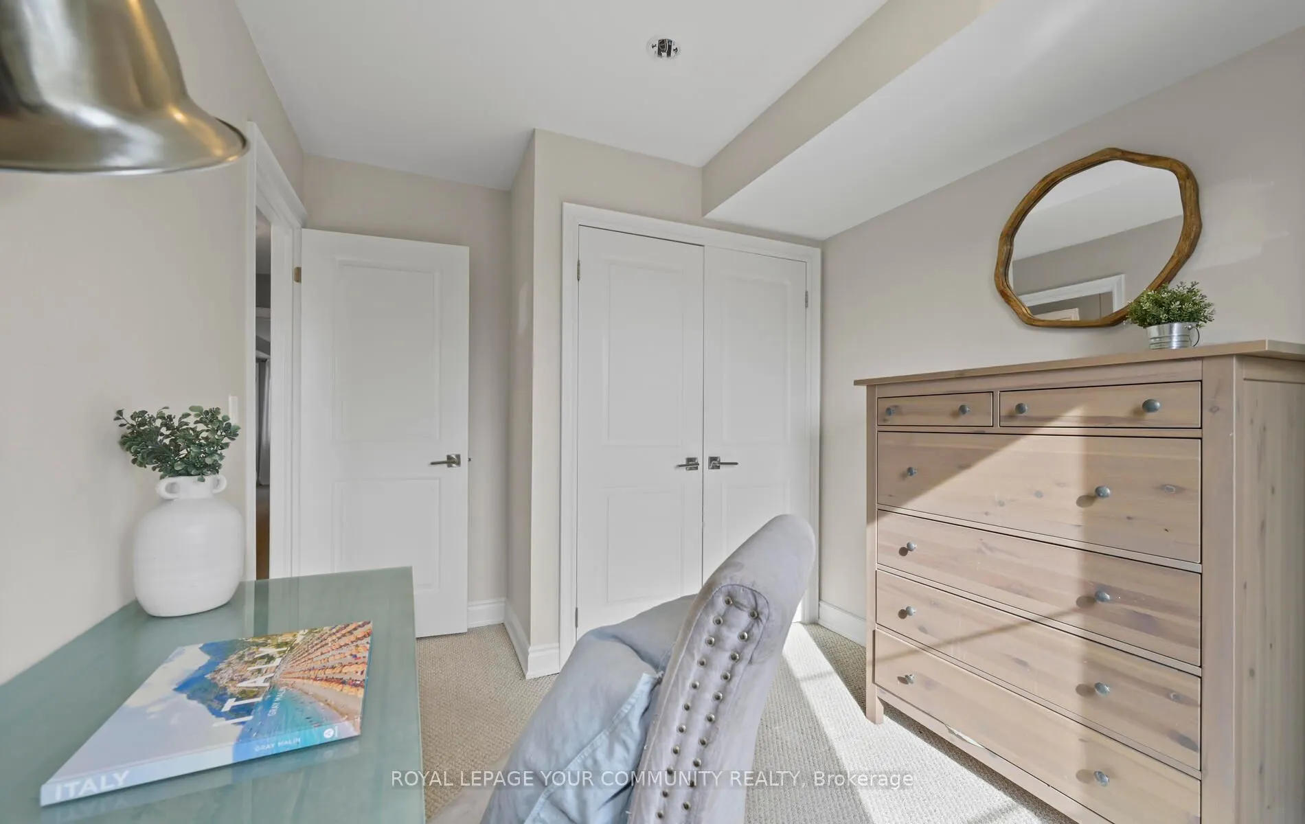 17 Baldwin Street N, #205