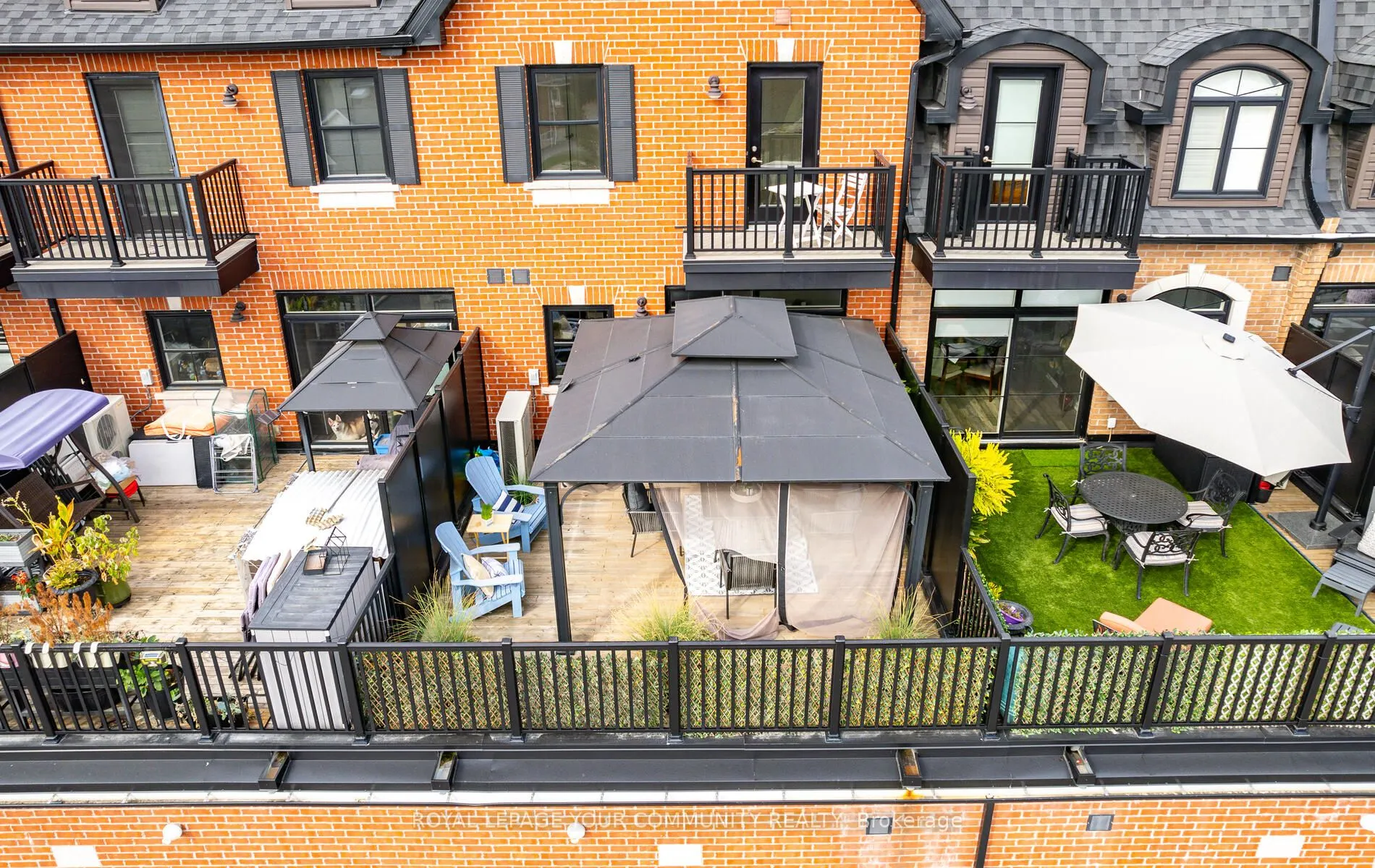 17 Baldwin Street N, #205