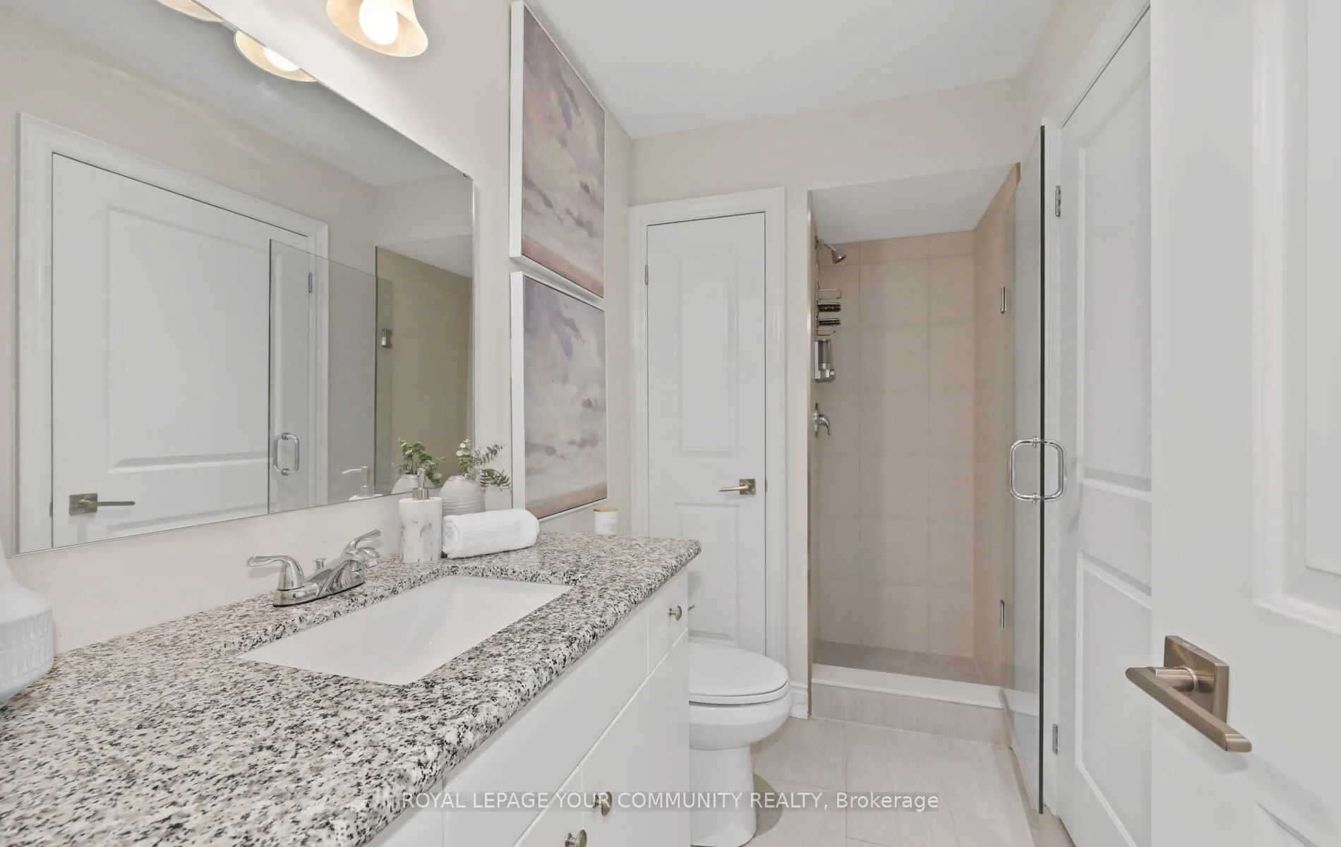 17 Baldwin Street N, #205