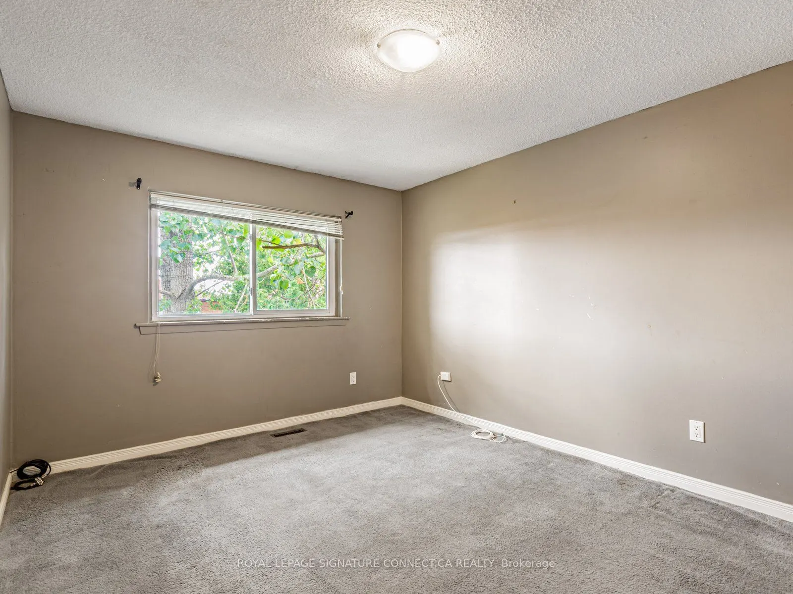 77 White Heather Boulevard