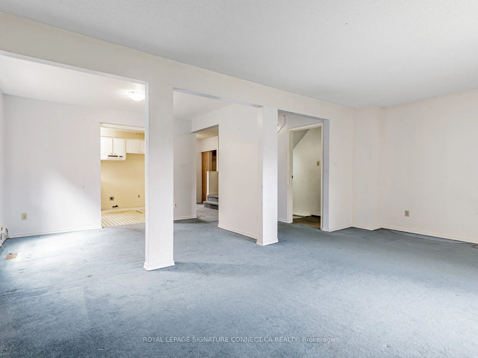 77 White Heather Boulevard