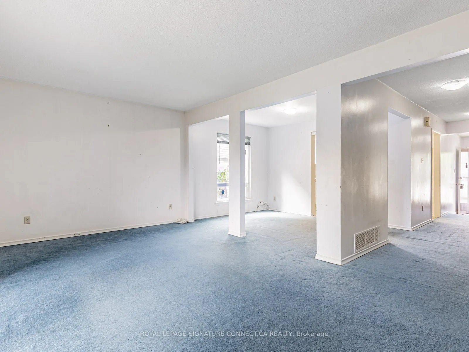 77 White Heather Boulevard