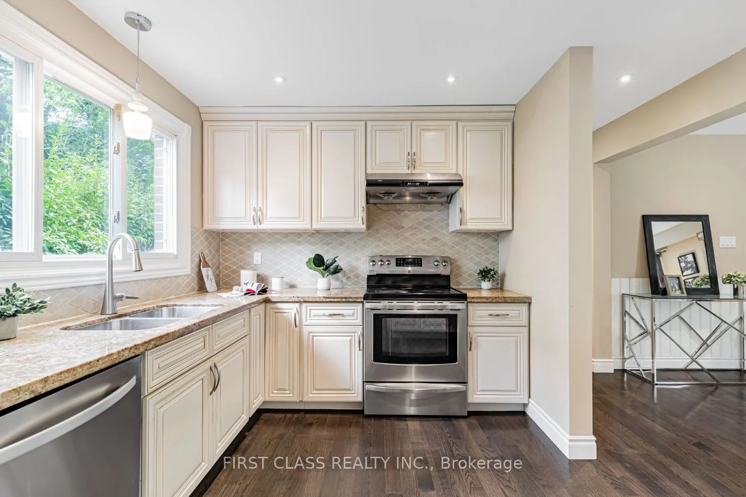97 Bridlewood Boulevard