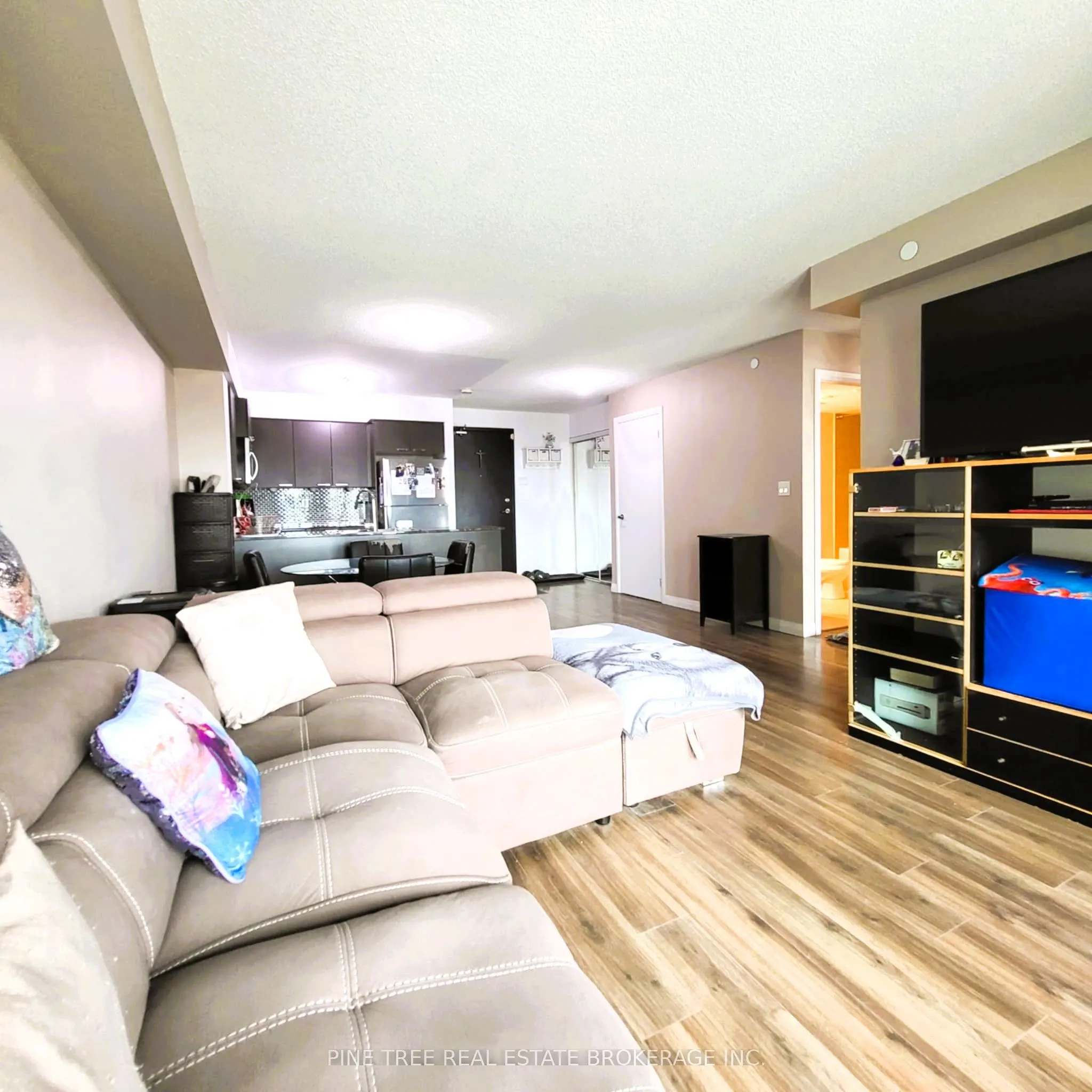 2150 Lawrence Avenue E, #701