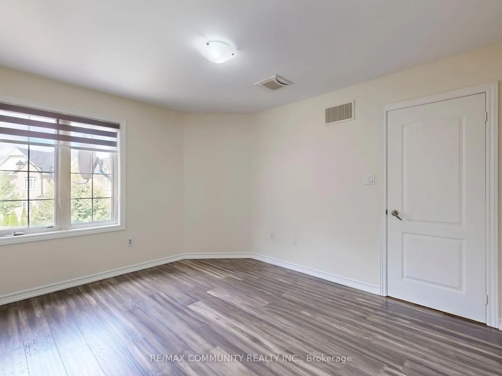 11 Sewell Crescent