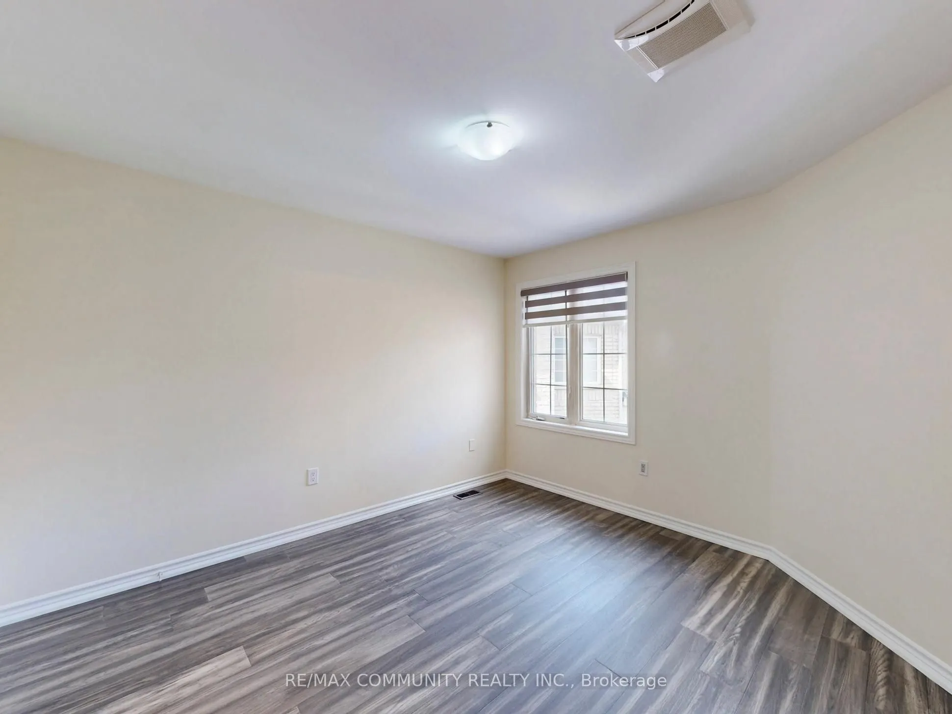 11 Sewell Crescent