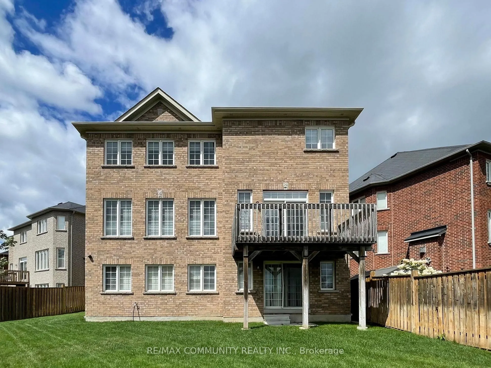 11 Sewell Crescent