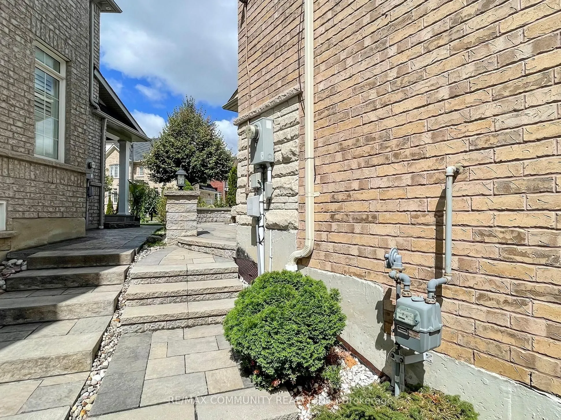 11 Sewell Crescent