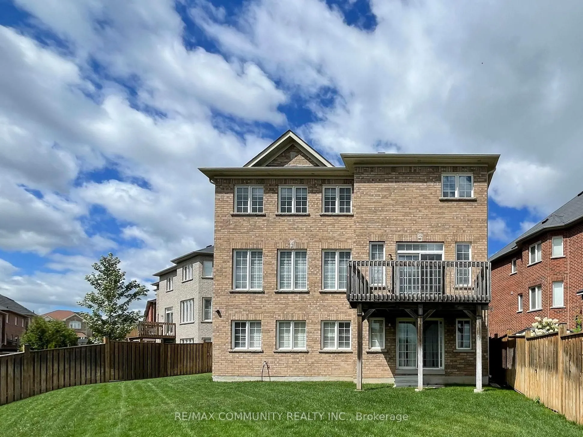 11 Sewell Crescent