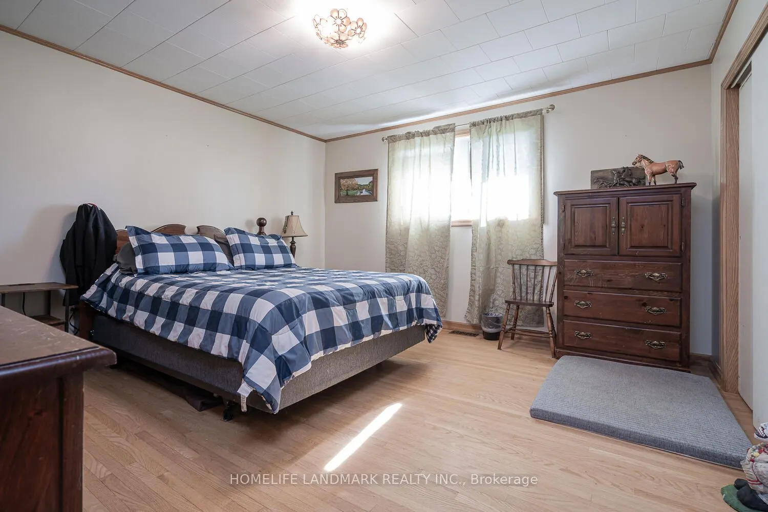 4432 MIDDLE Road