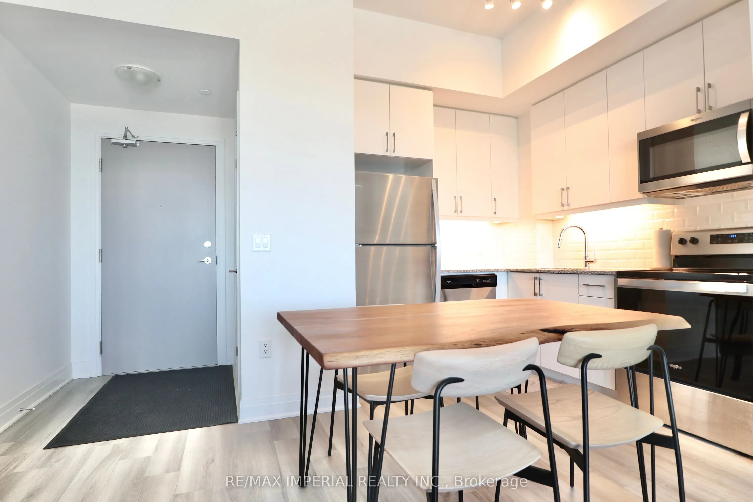 3220 Sheppard Avenue E, #402